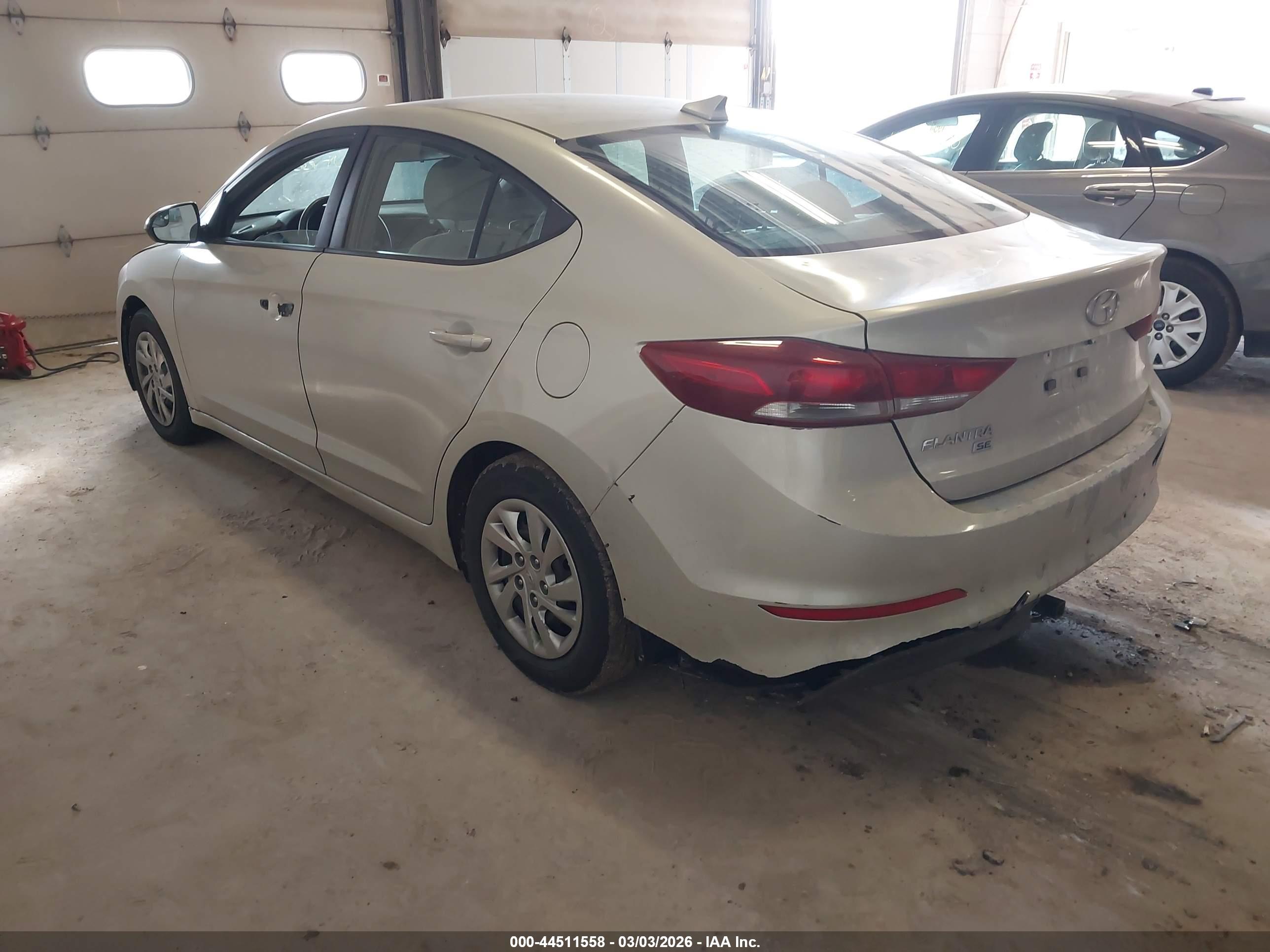 HYUNDAI ELANTRA image 3