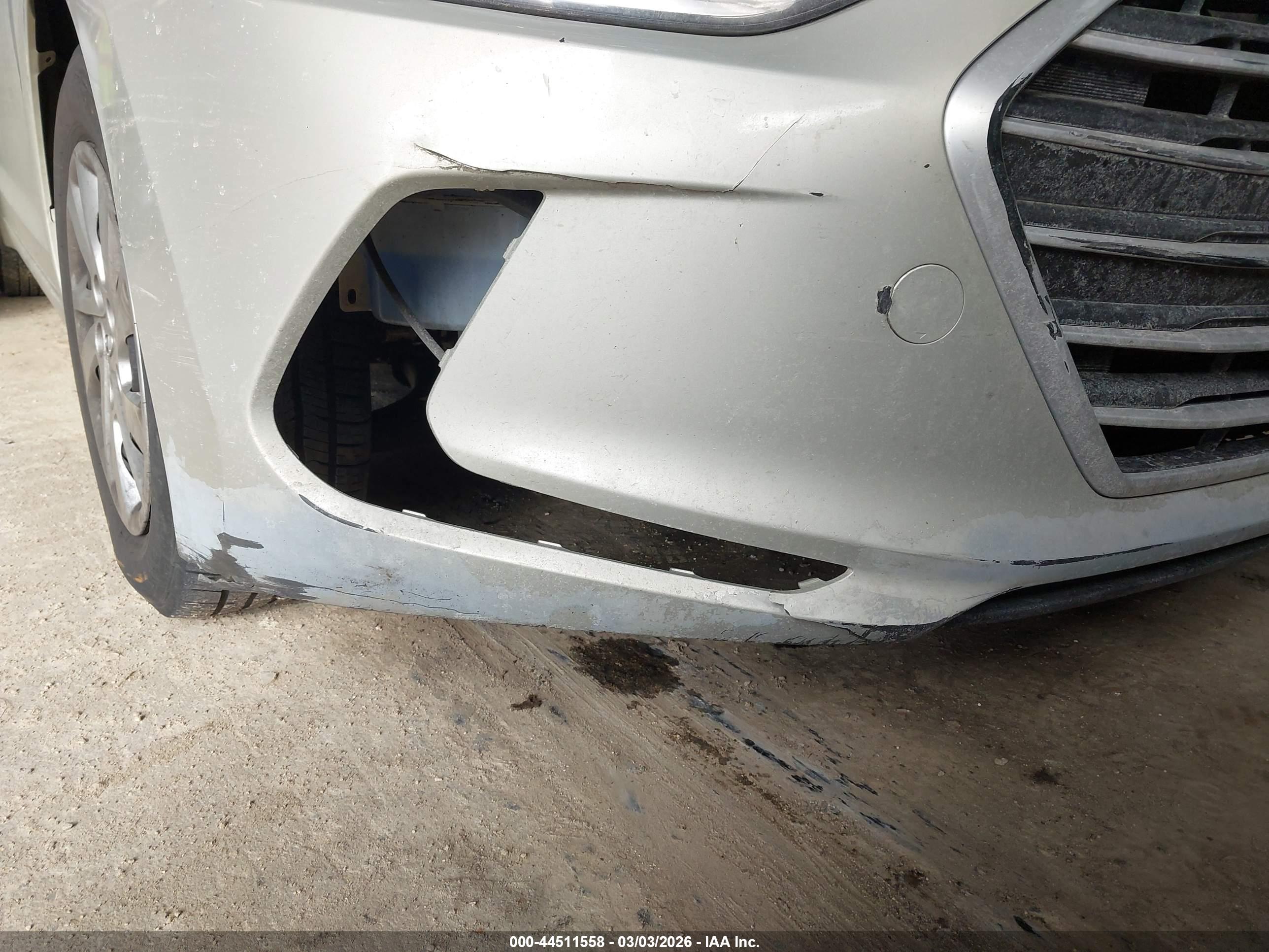 HYUNDAI ELANTRA image 6