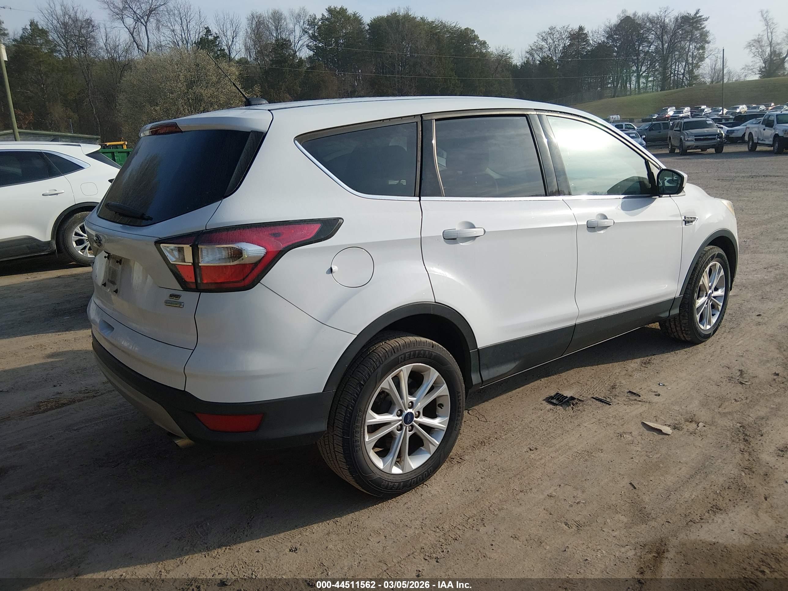 FORD ESCAPE image 4