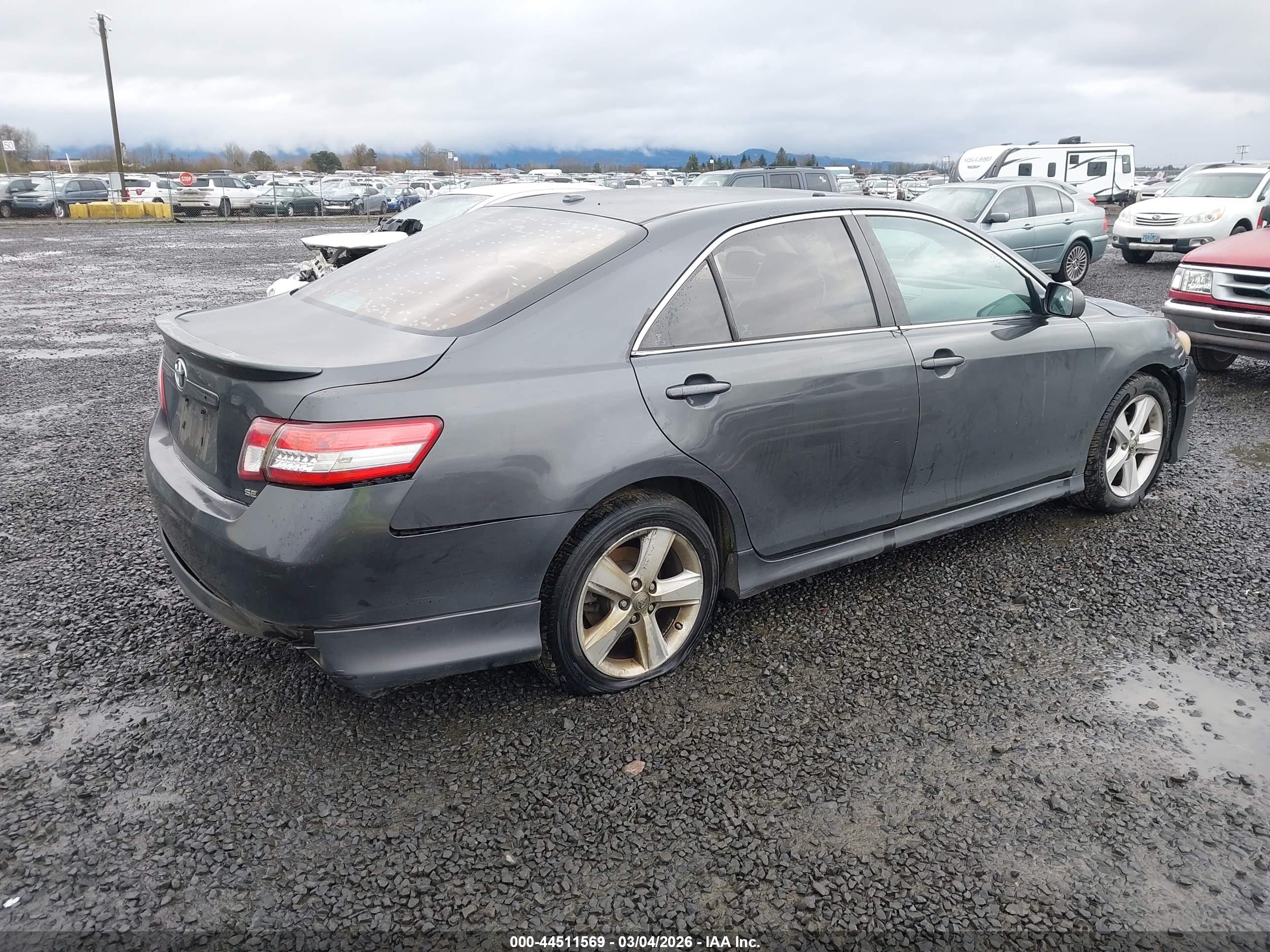 TOYOTA CAMRY image 4
