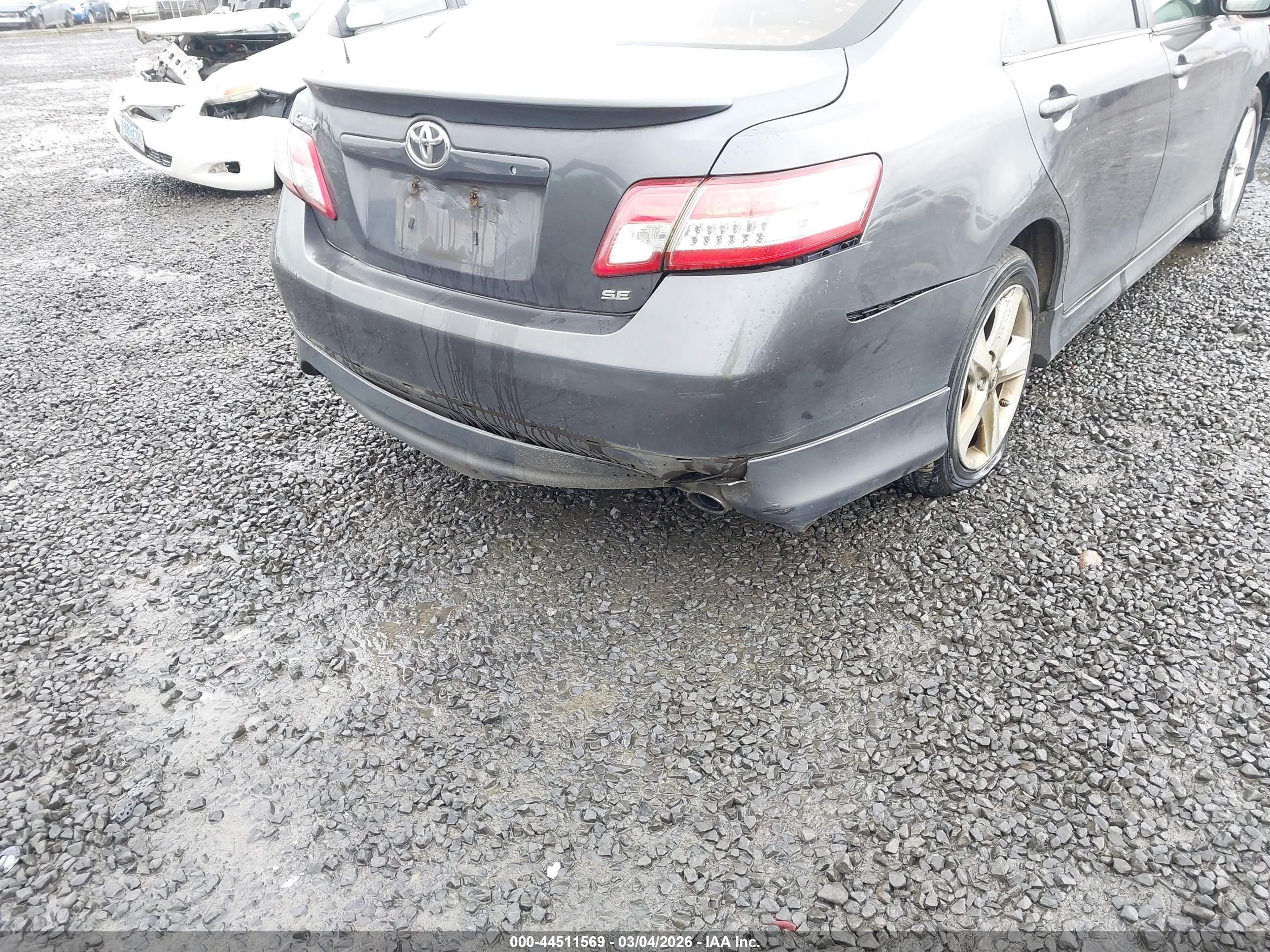 TOYOTA CAMRY image 6