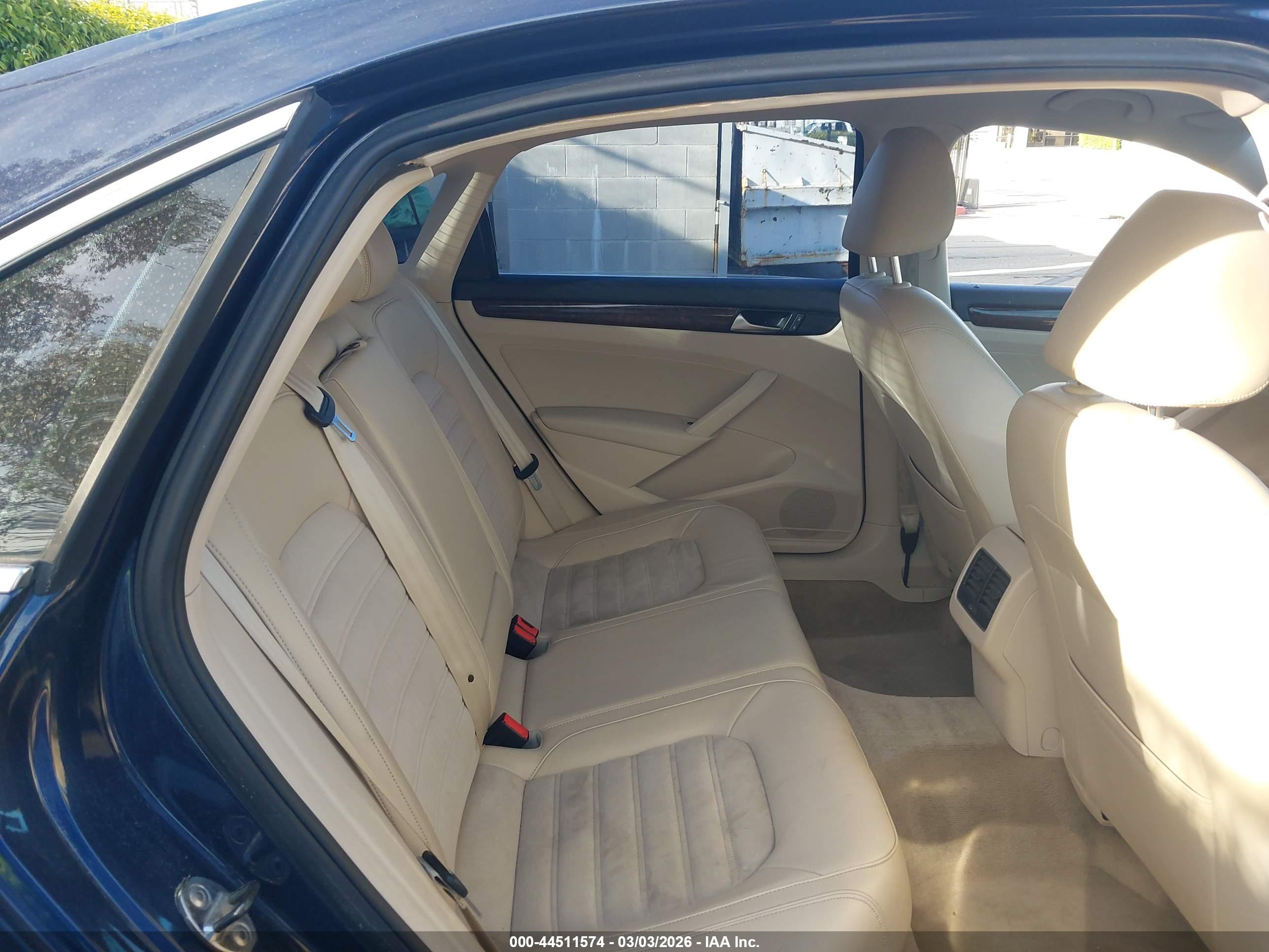 VOLKSWAGEN PASSAT image 8