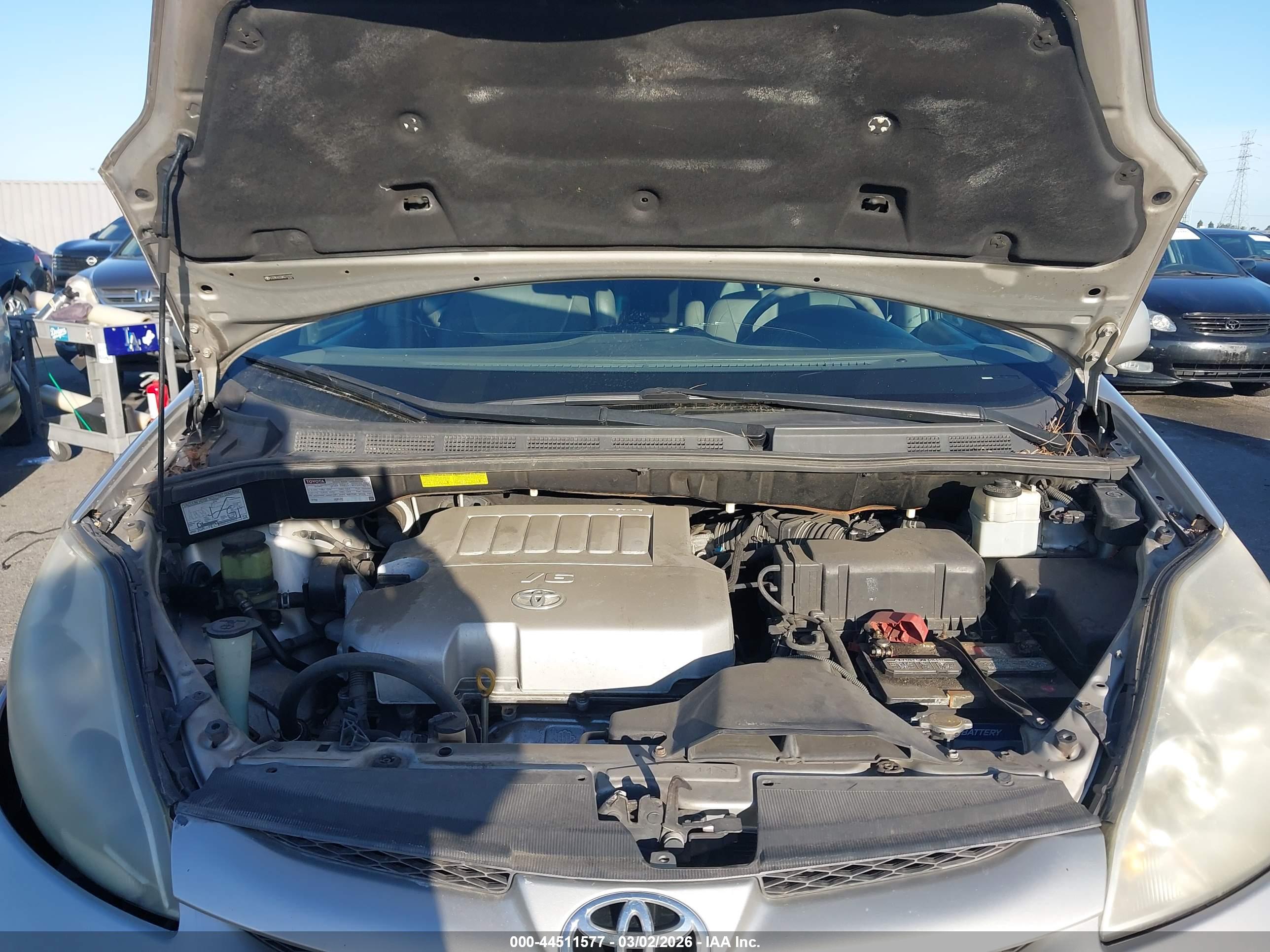 TOYOTA SIENNA image 10