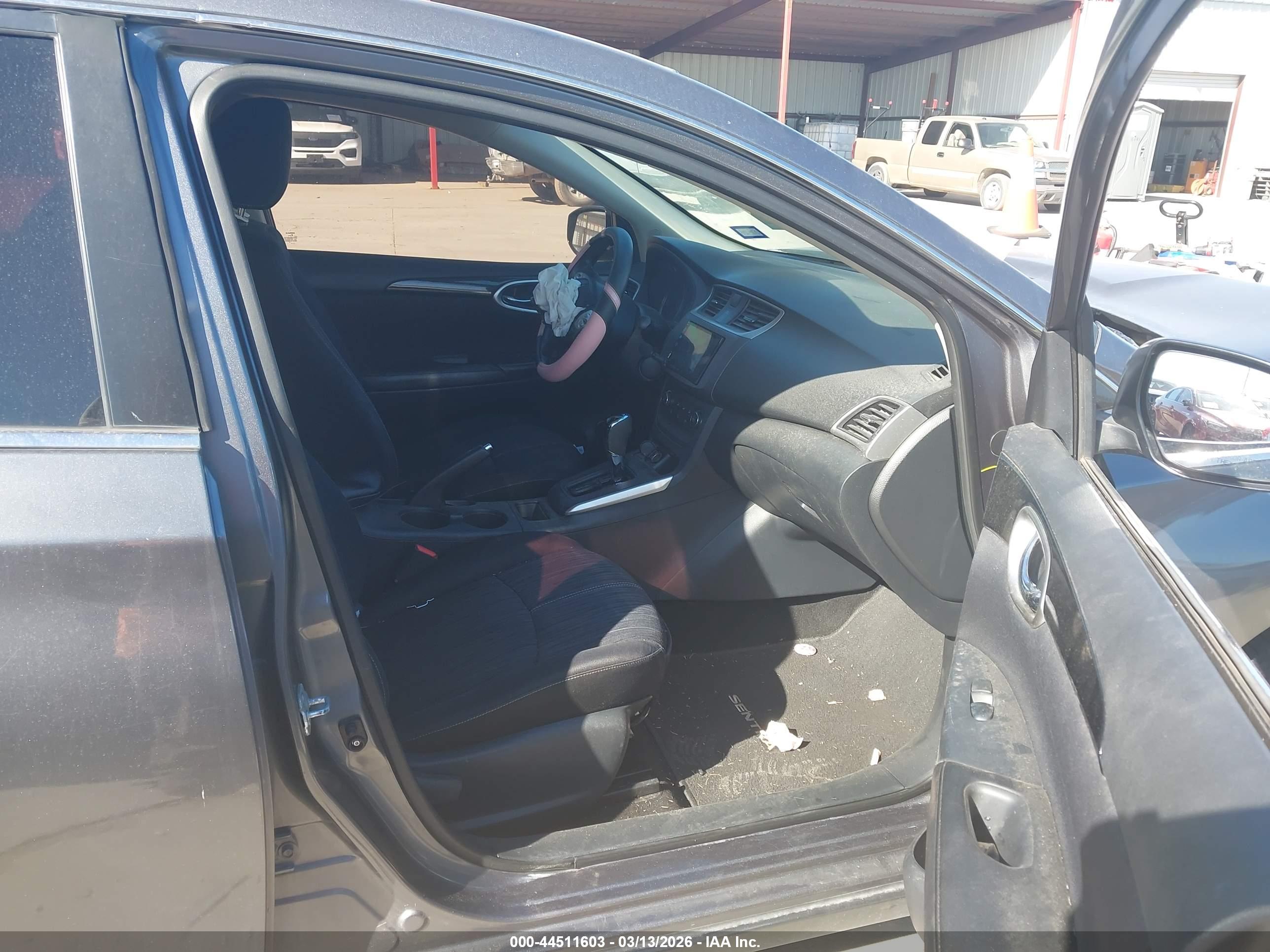 NISSAN SENTRA image 5