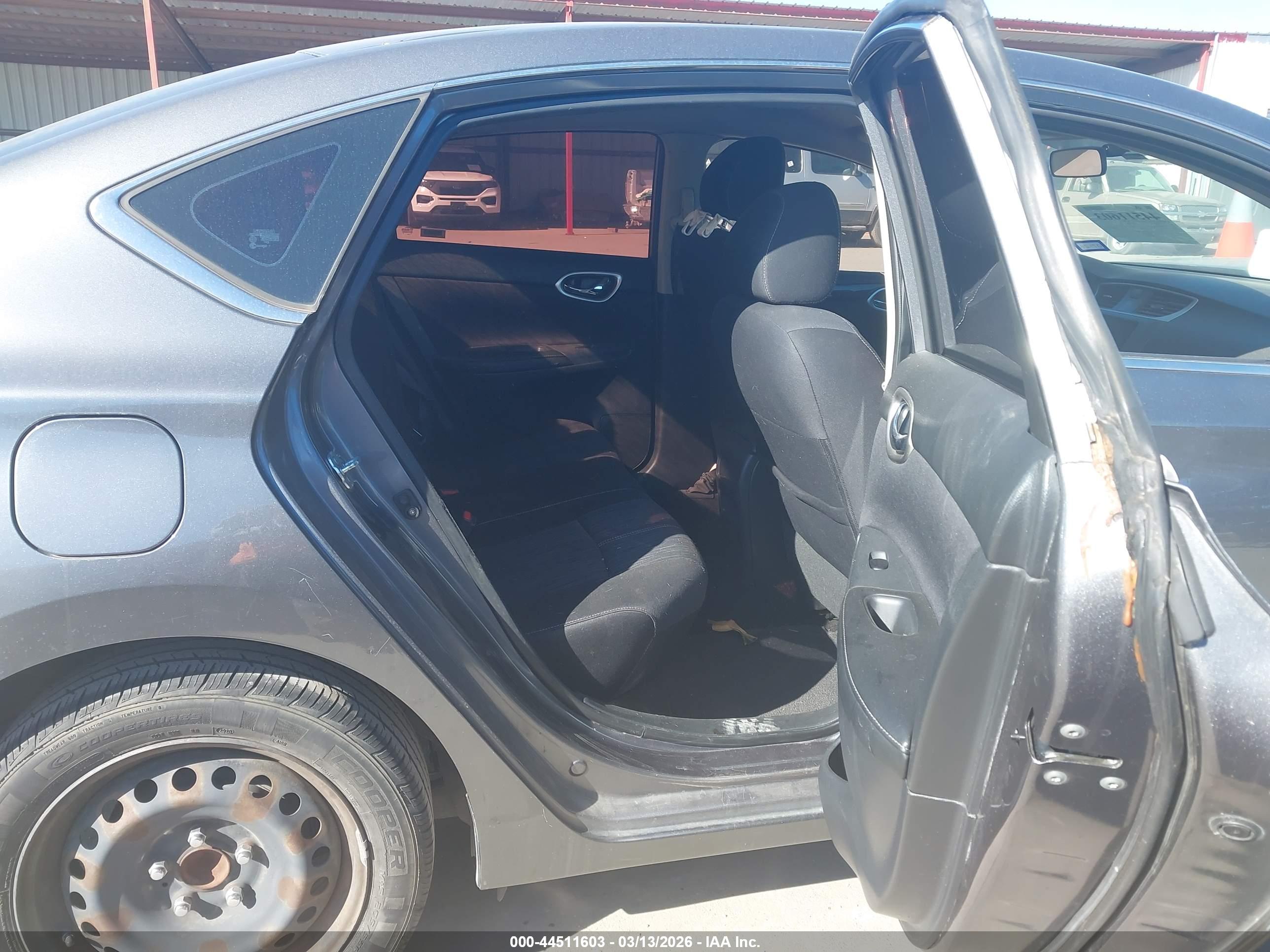 NISSAN SENTRA image 8