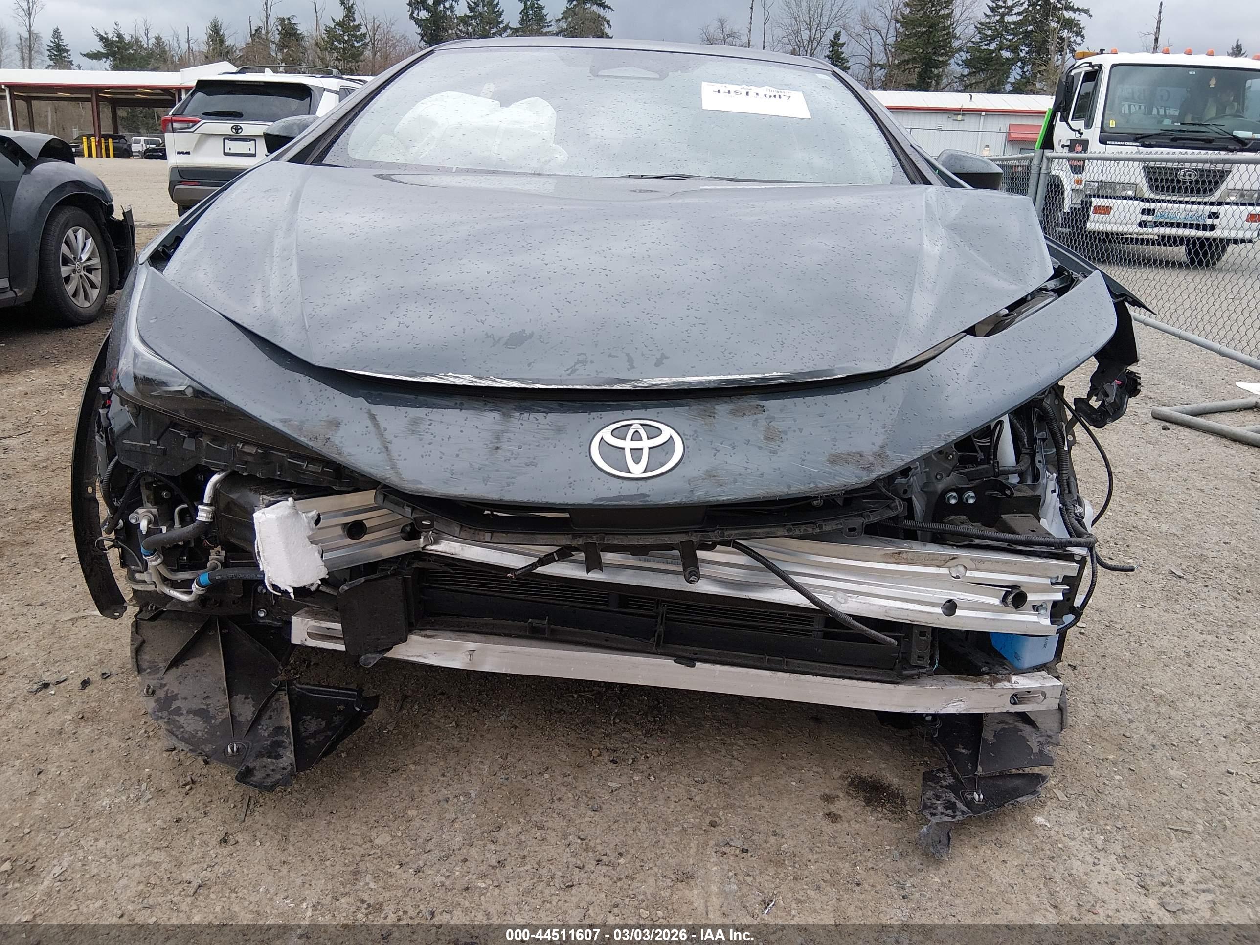 TOYOTA PRIUS image 6
