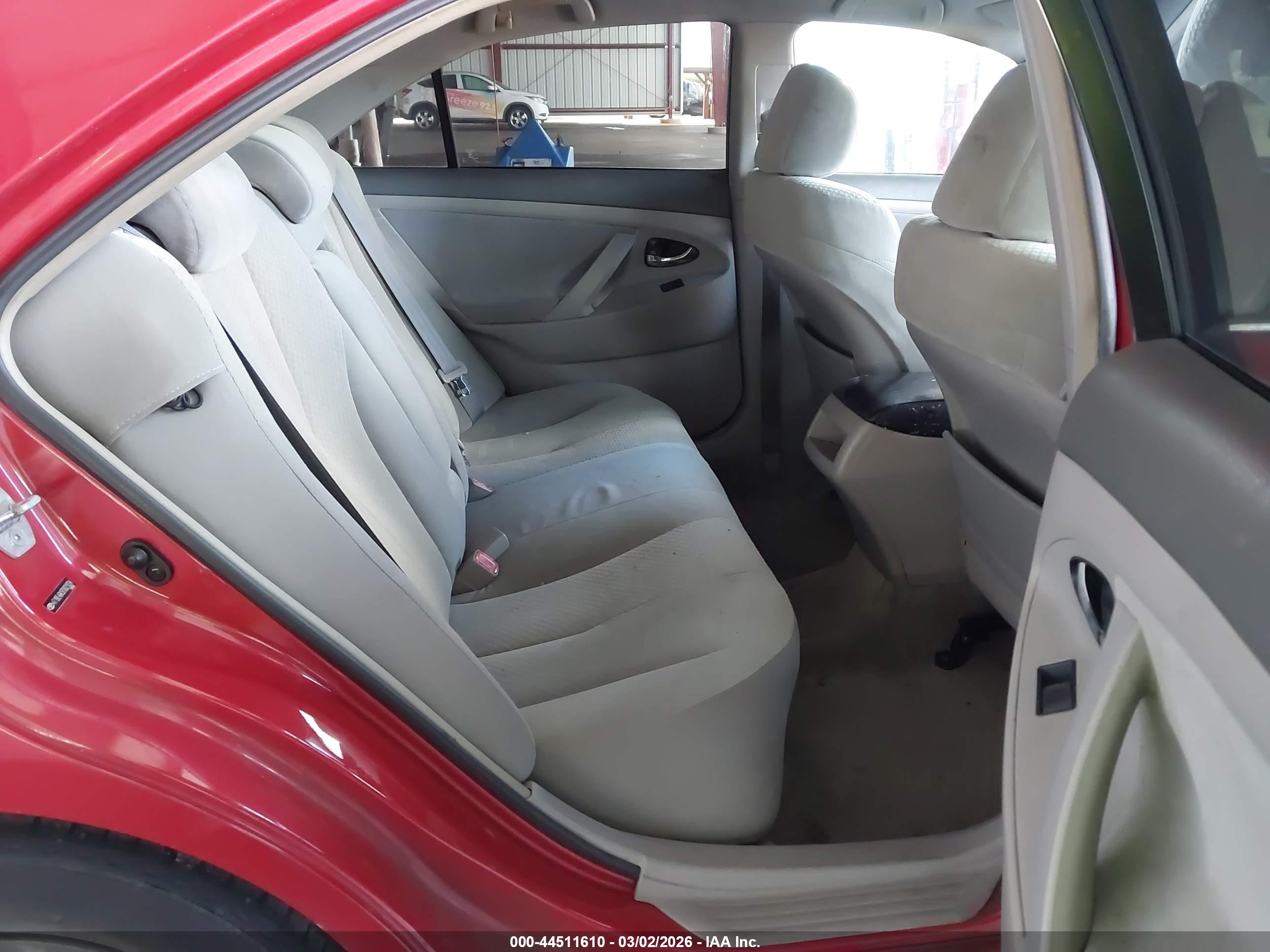TOYOTA CAMRY image 8