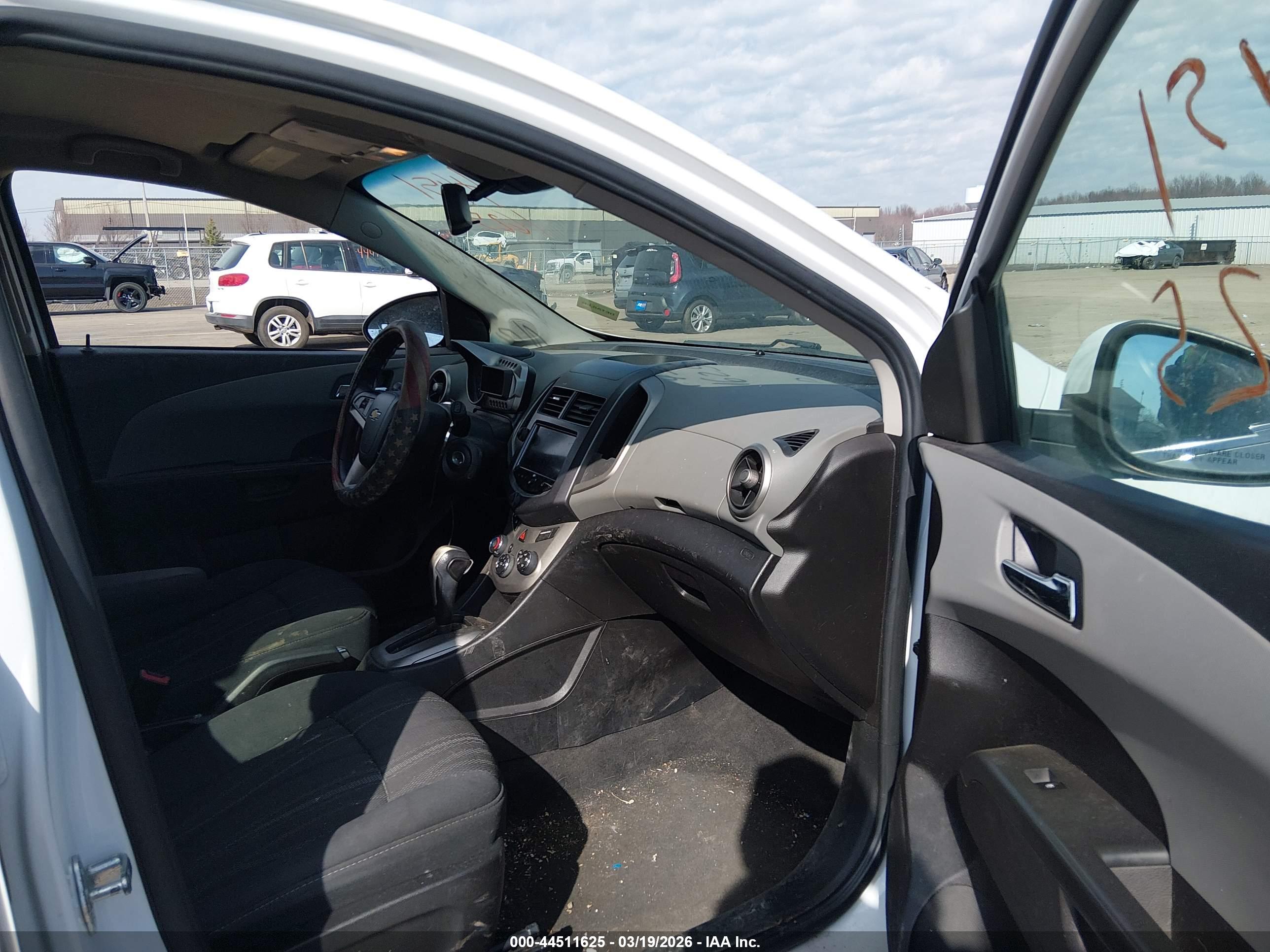 CHEVROLET SONIC image 5