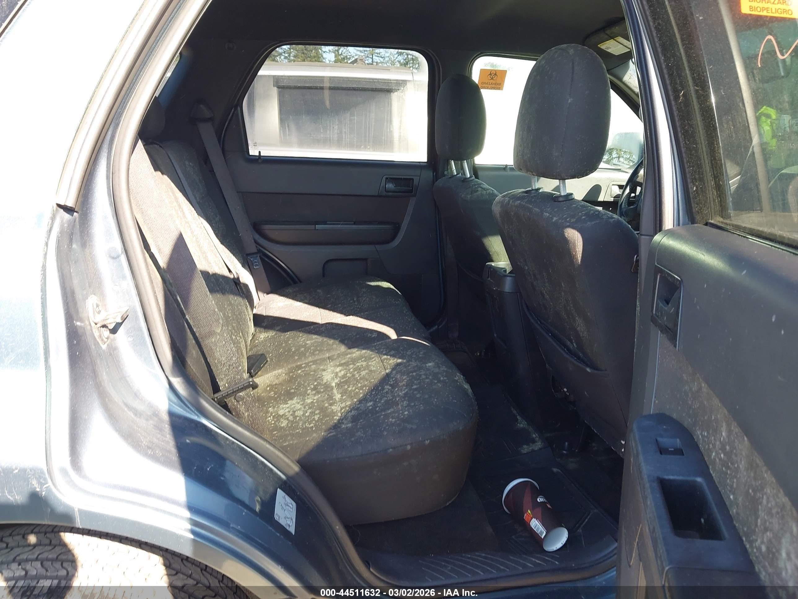 FORD ESCAPE image 8
