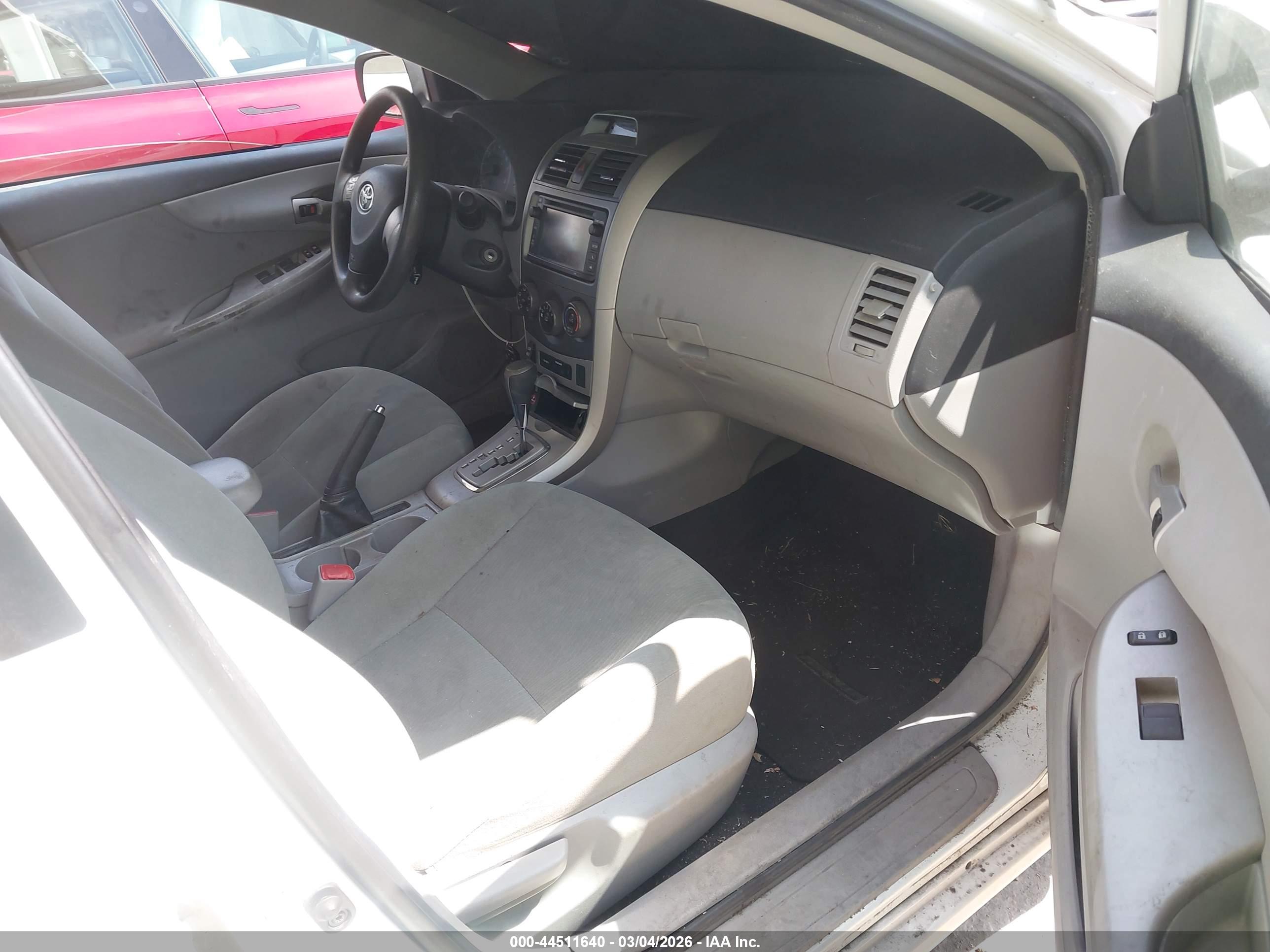 TOYOTA COROLLA image 5