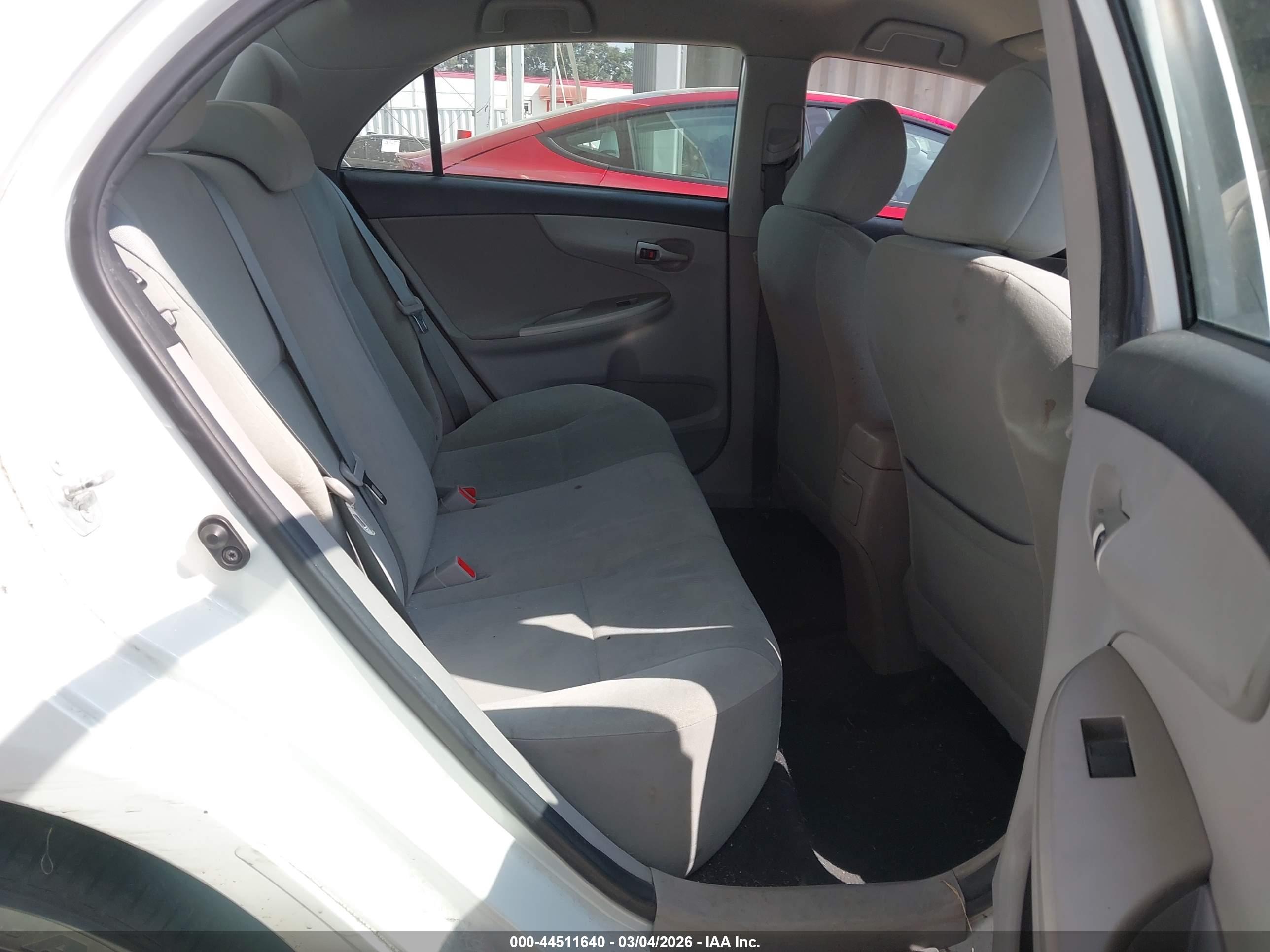 TOYOTA COROLLA image 8