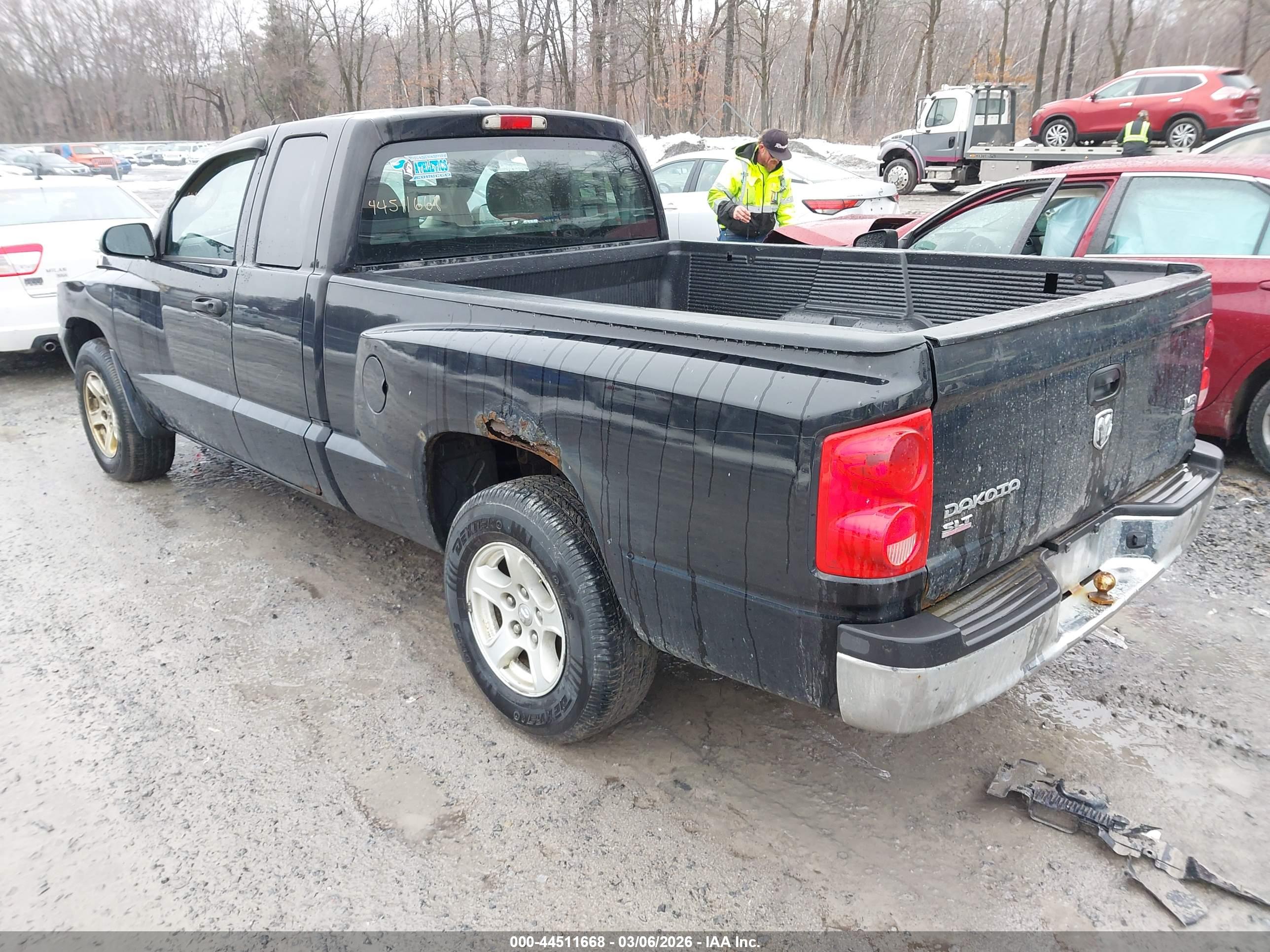 DODGE DAKOTA image 3