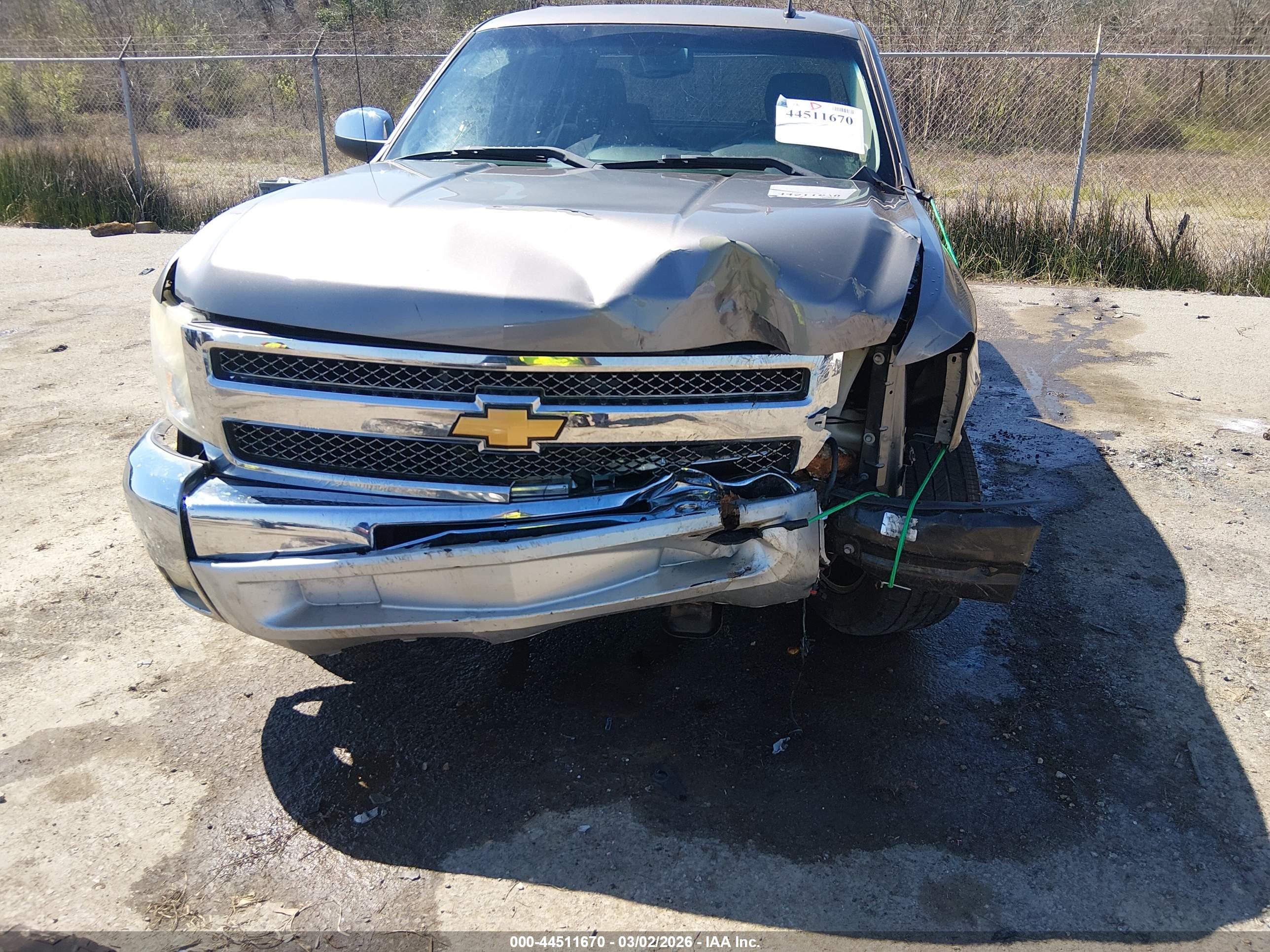CHEVROLET SILVERADO image 6