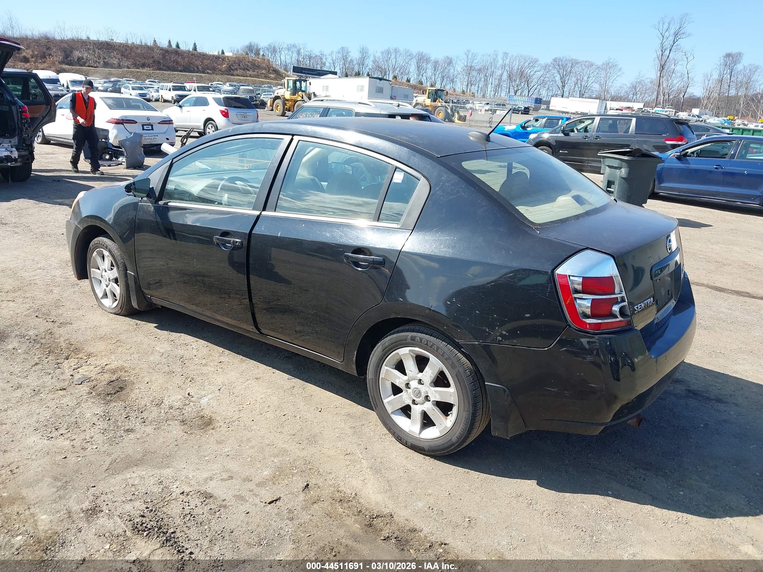 NISSAN SENTRA image 3