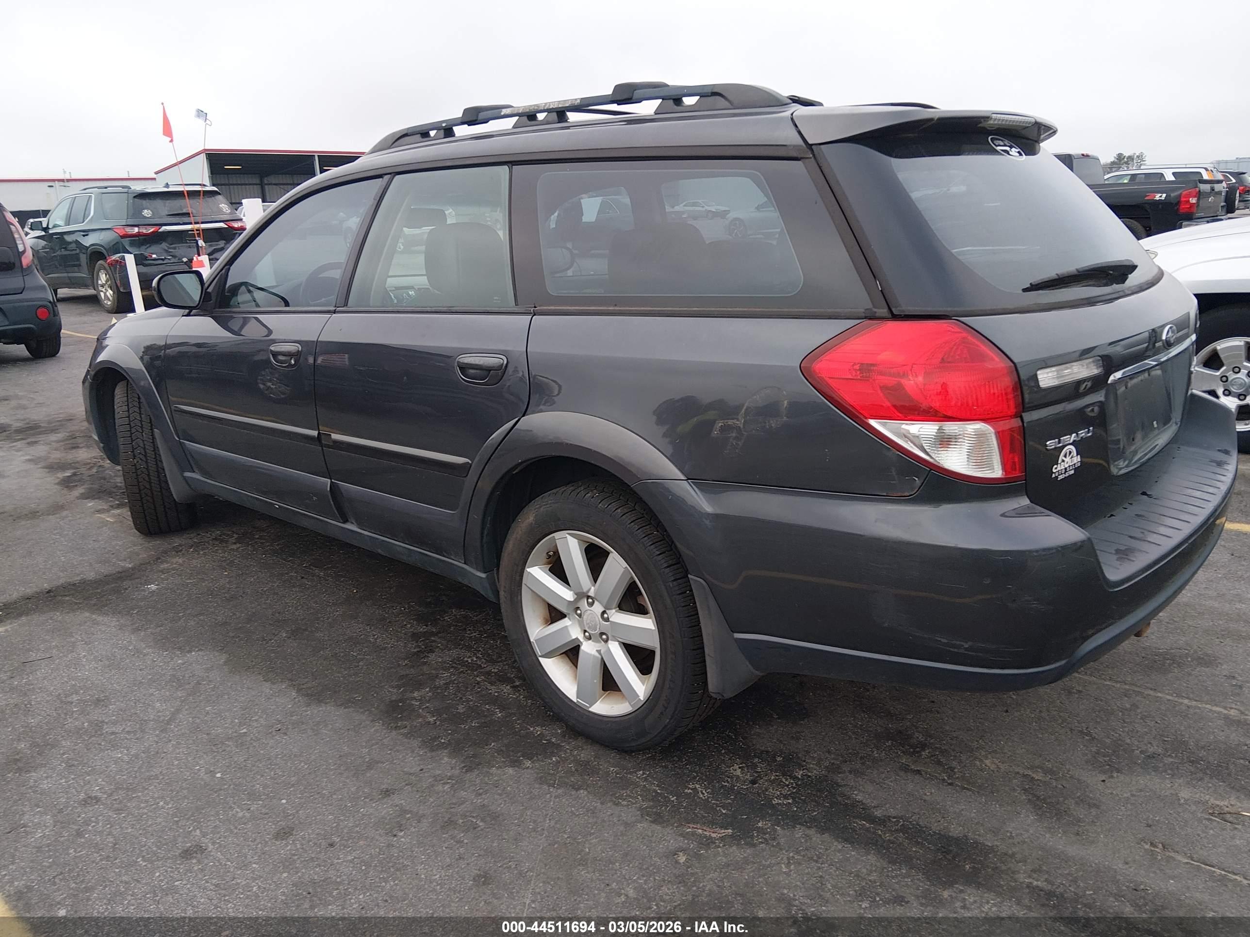 SUBARU OUTBACK image 3
