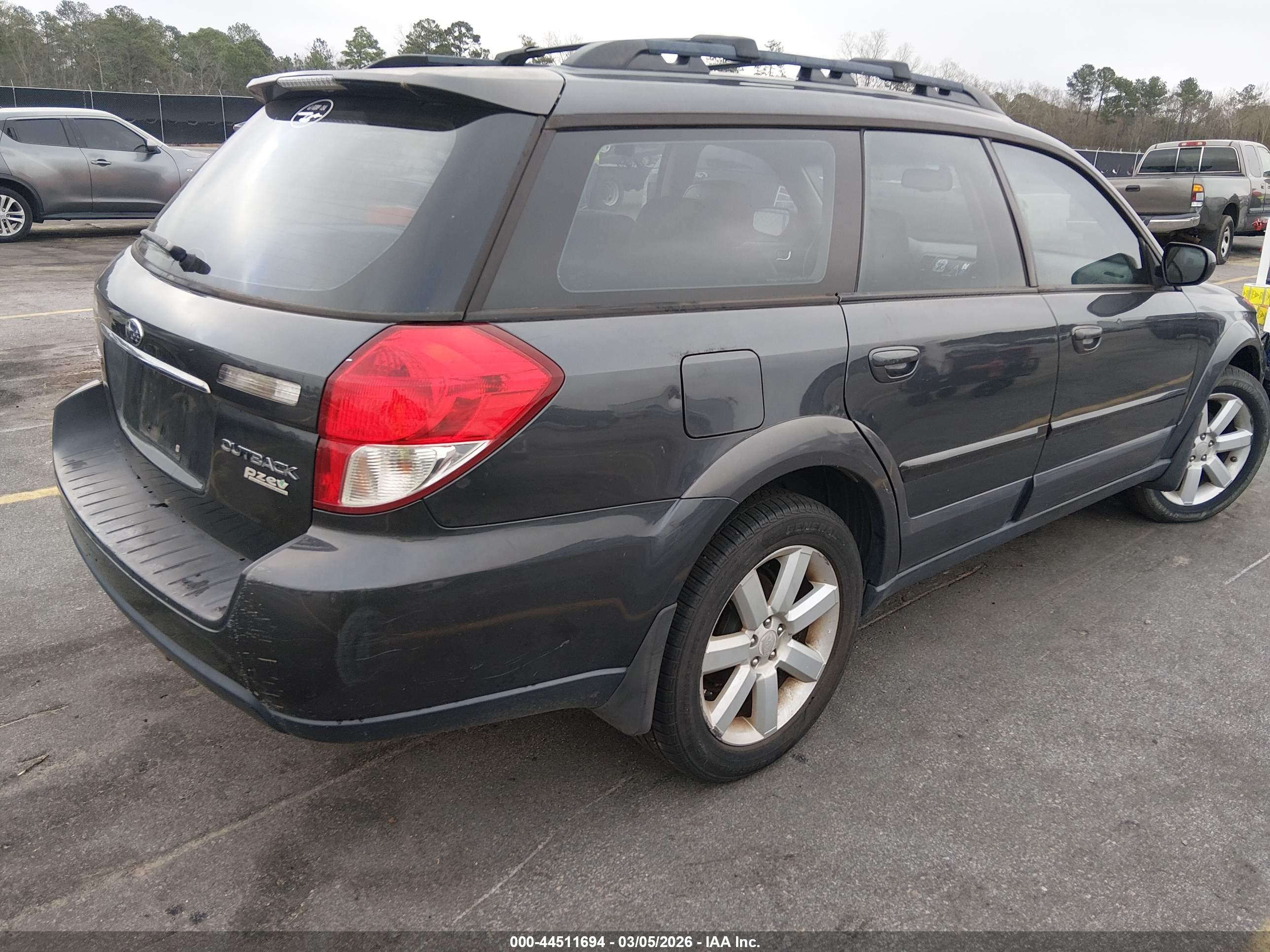 SUBARU OUTBACK image 4