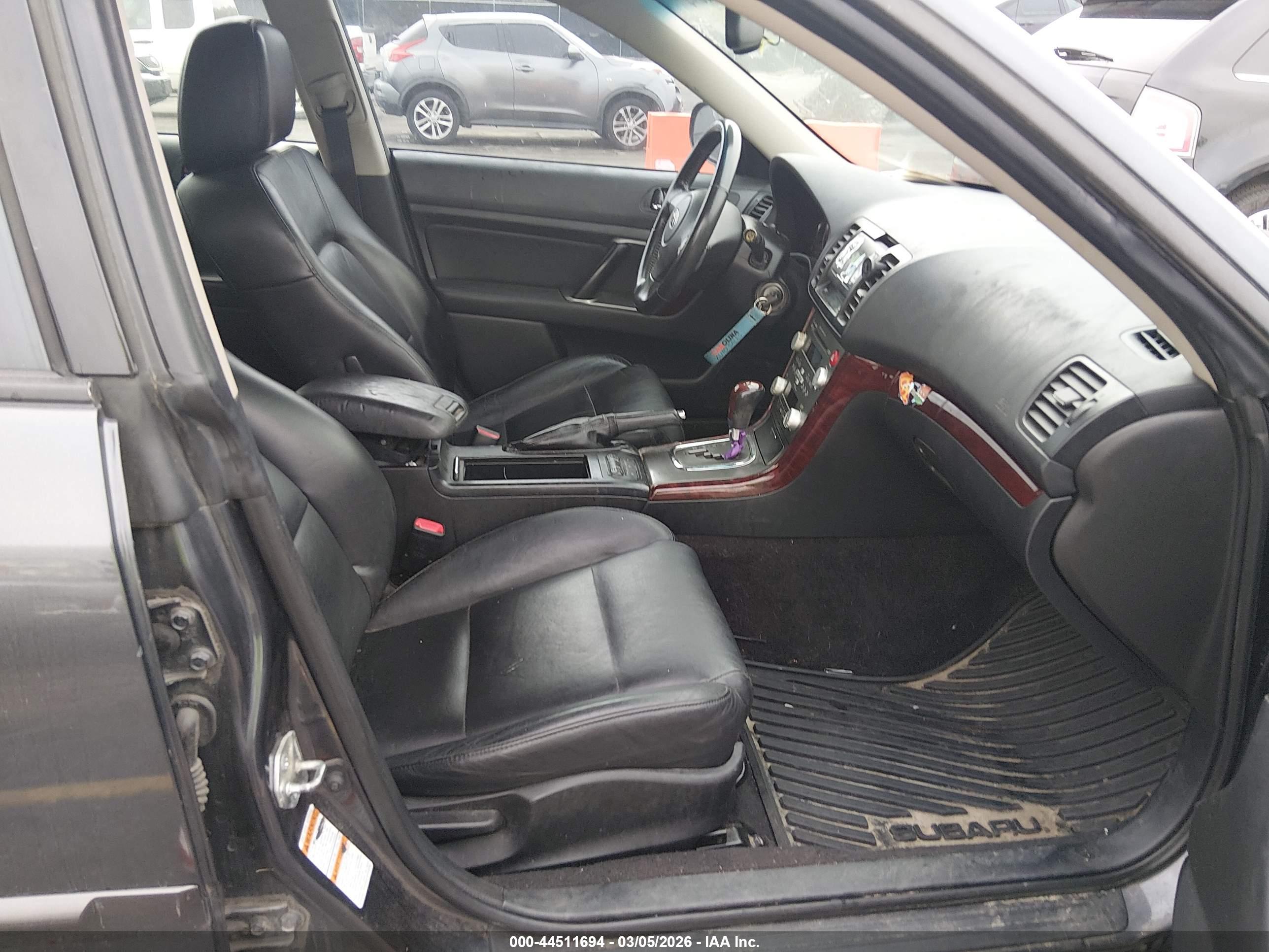 SUBARU OUTBACK image 5