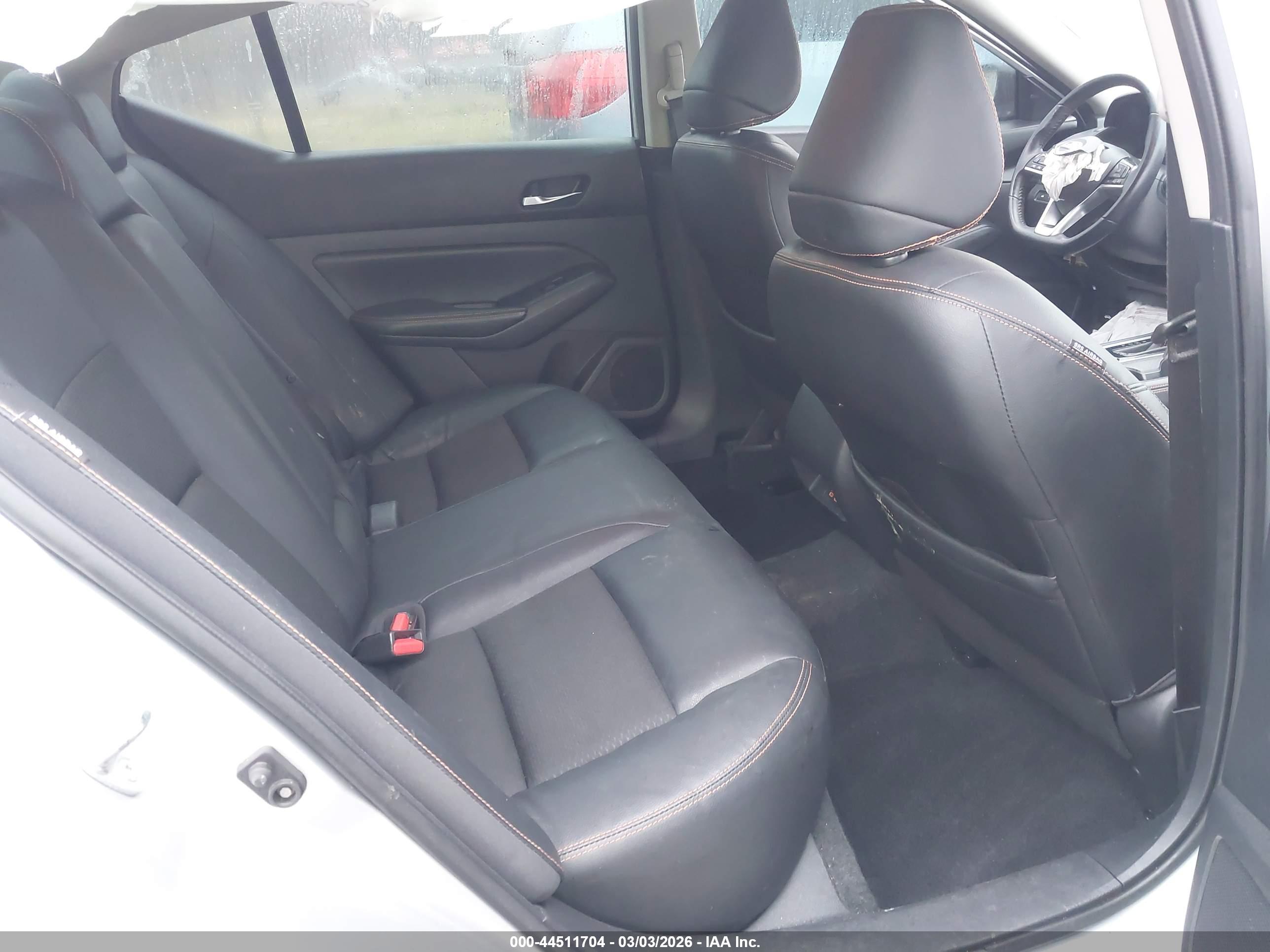 NISSAN ALTIMA image 8