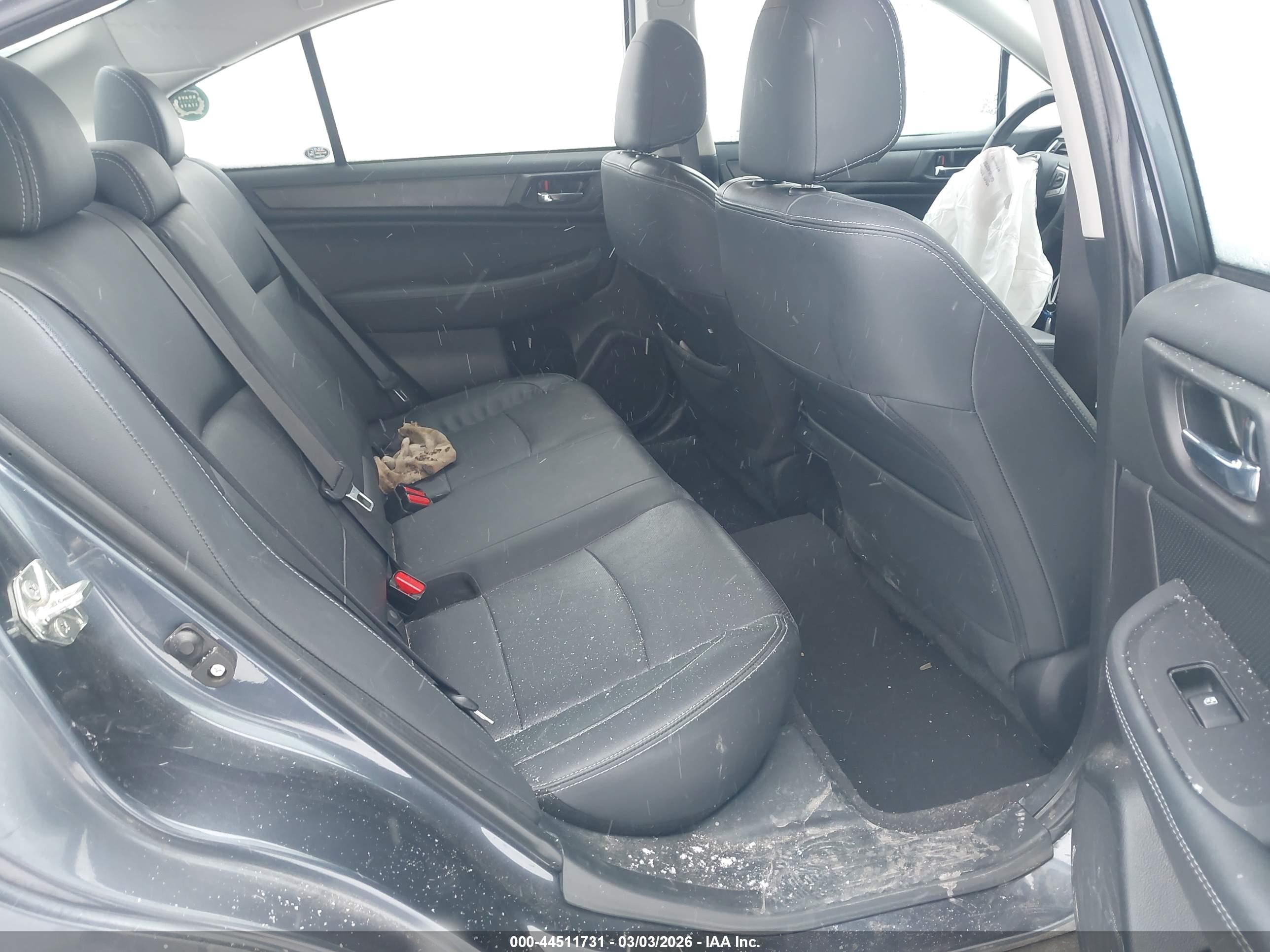 SUBARU LEGACY image 8