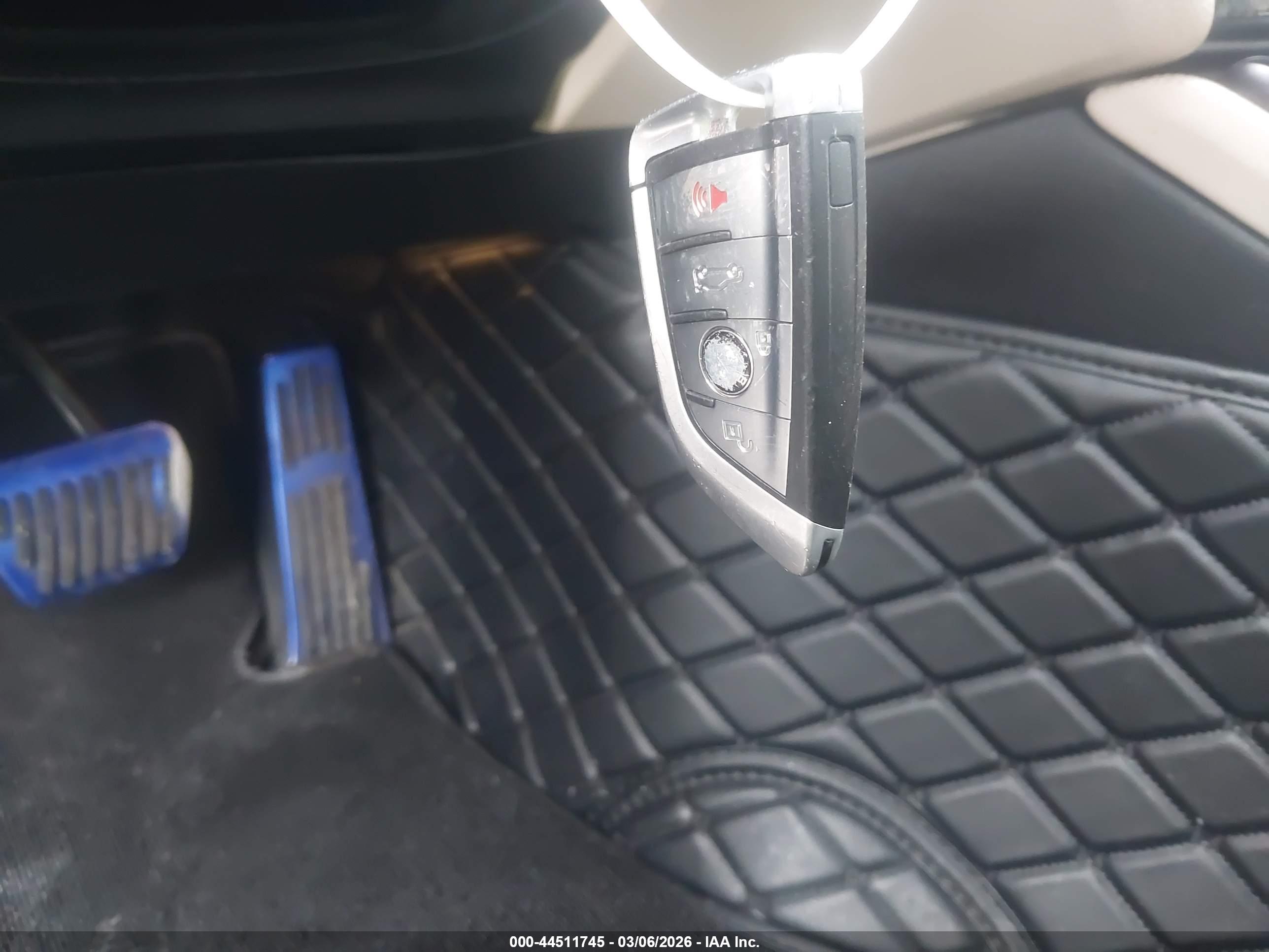 BMW 528I image 11