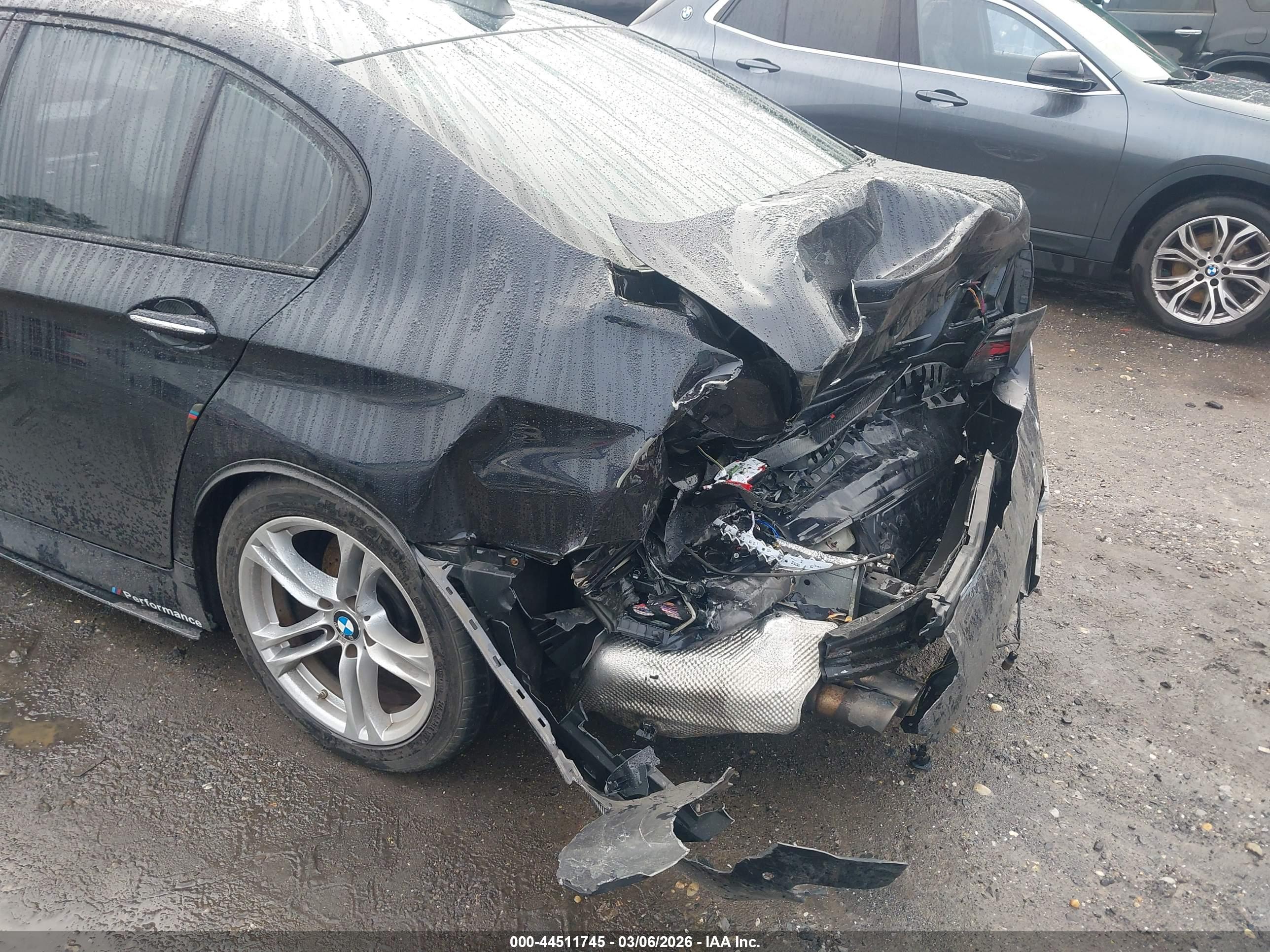 BMW 528I image 6