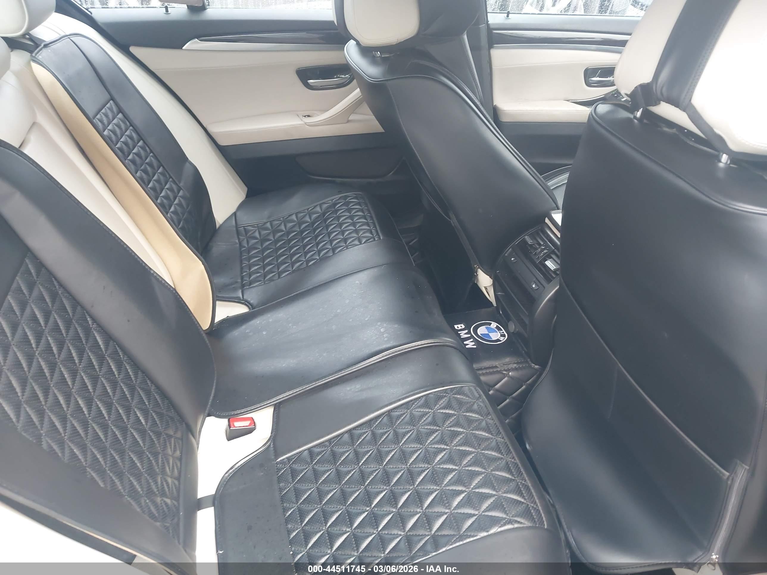 BMW 528I image 8