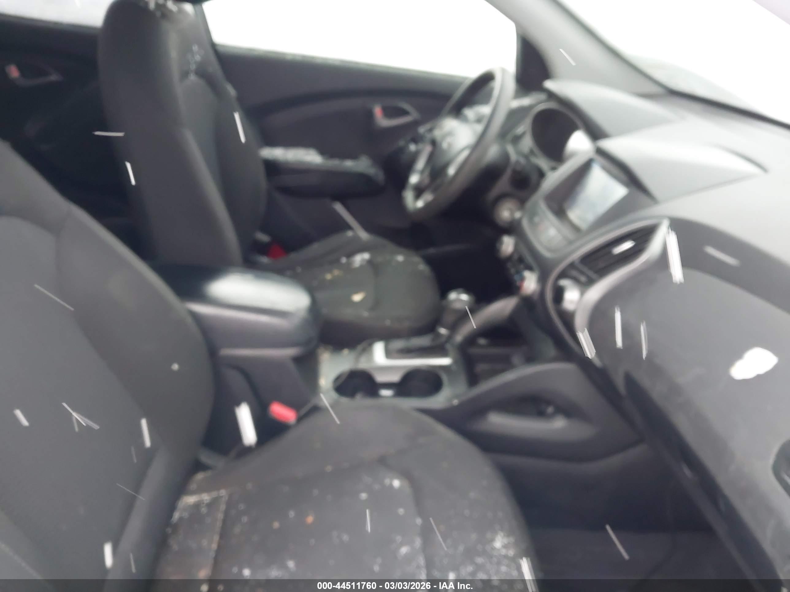 HYUNDAI TUCSON image 5