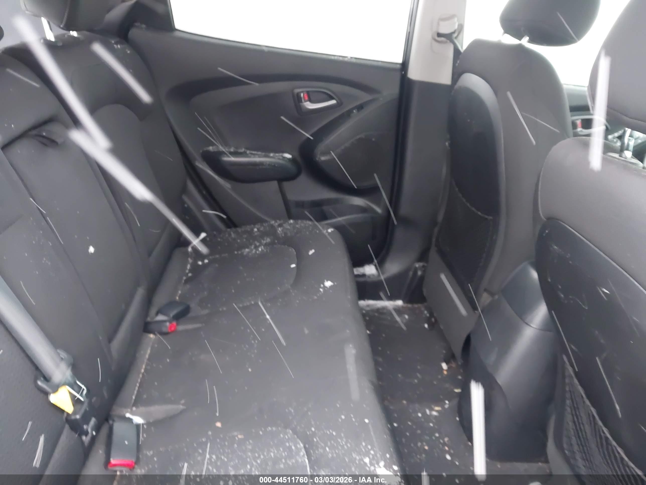 HYUNDAI TUCSON image 8