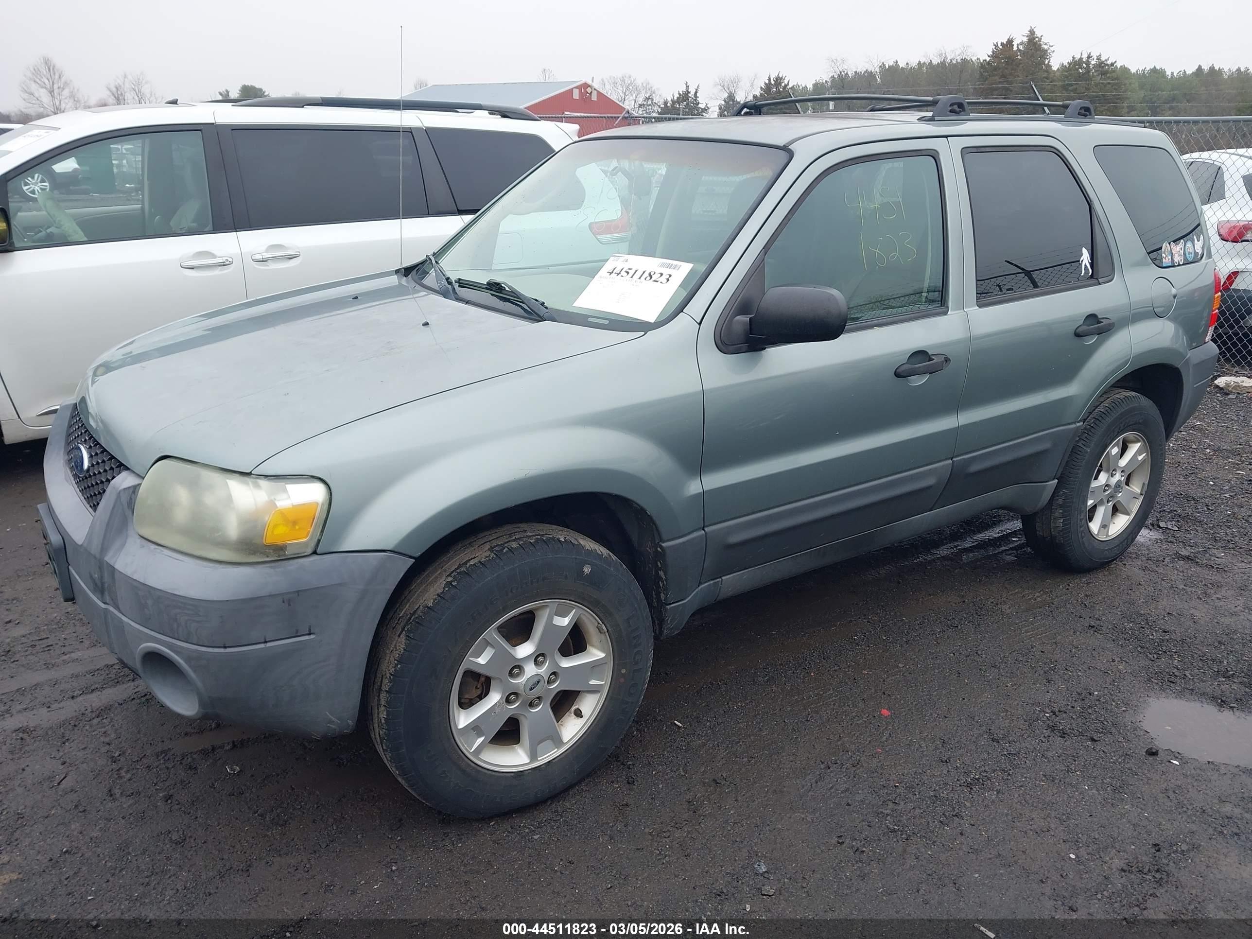 FORD ESCAPE image 2