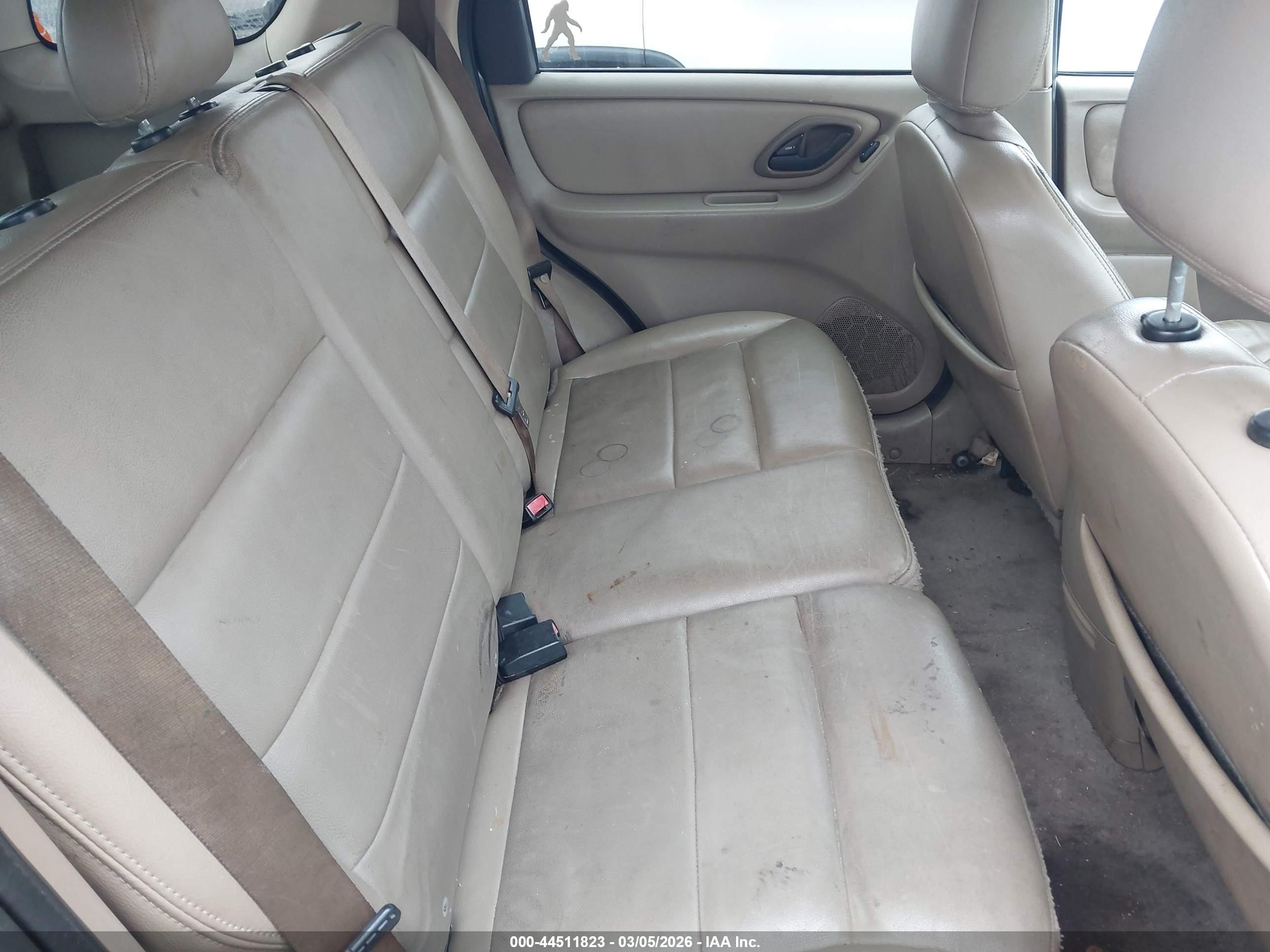 FORD ESCAPE image 8