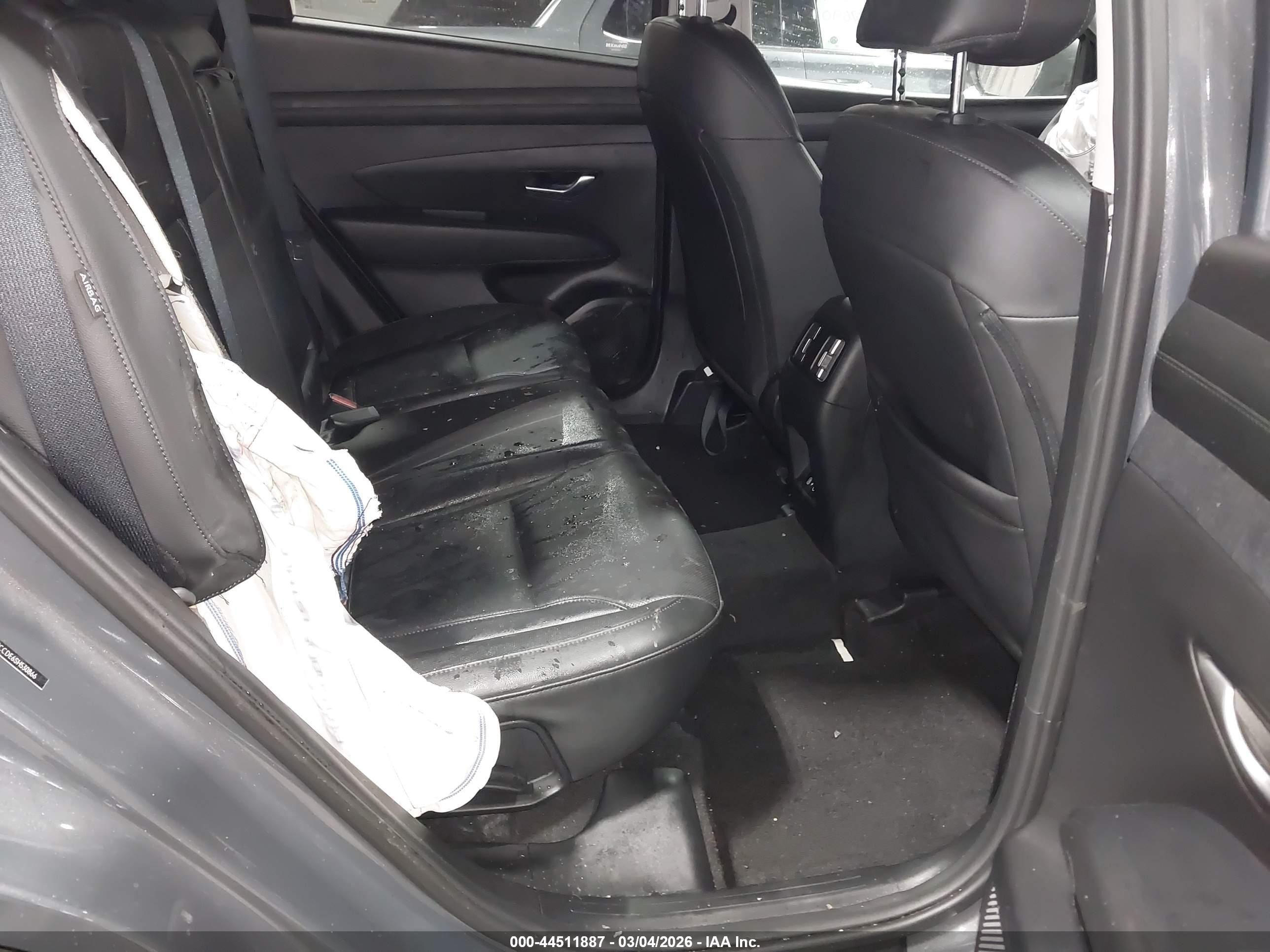 HYUNDAI TUCSON image 8