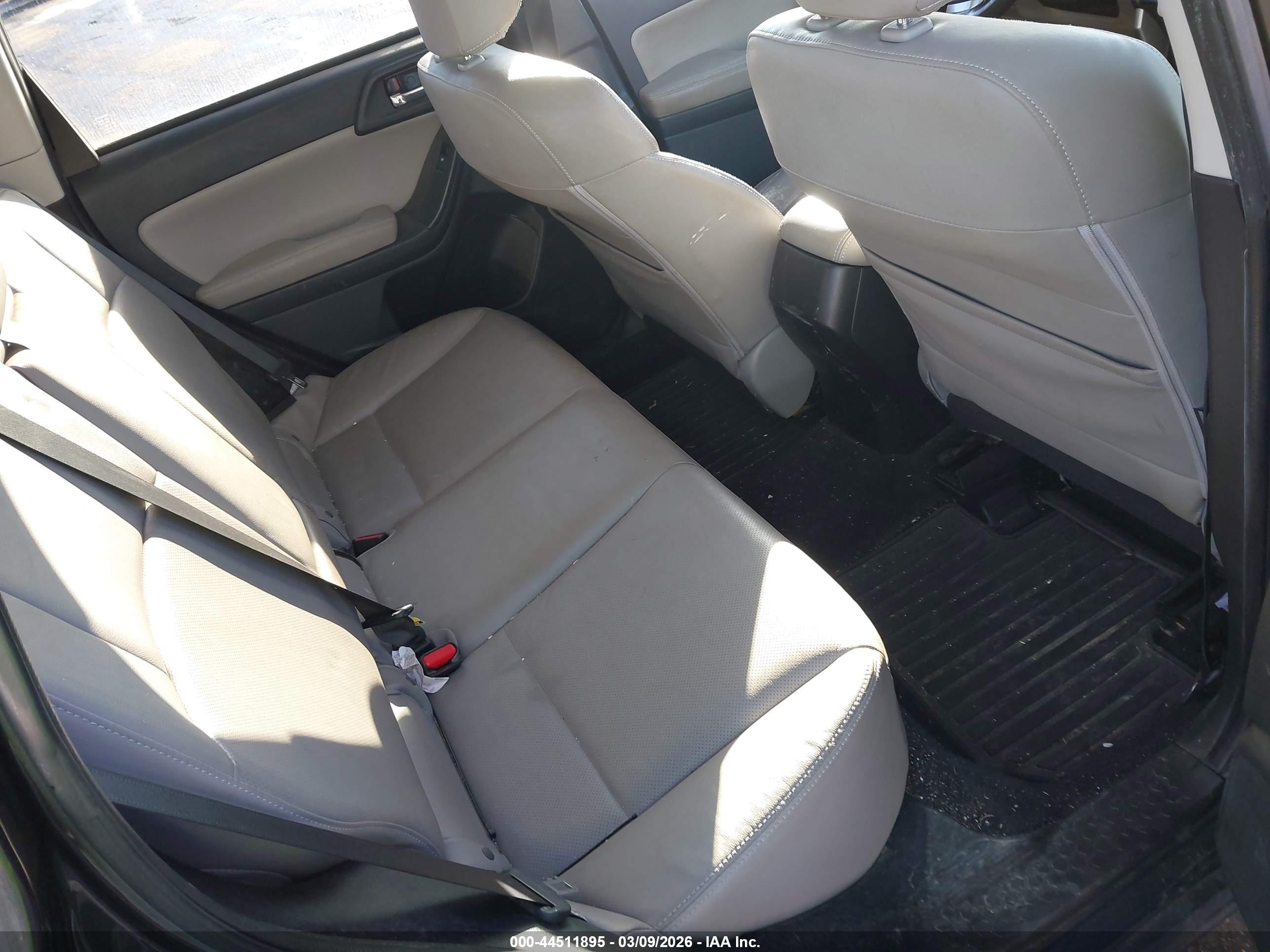 SUBARU FORESTER image 8
