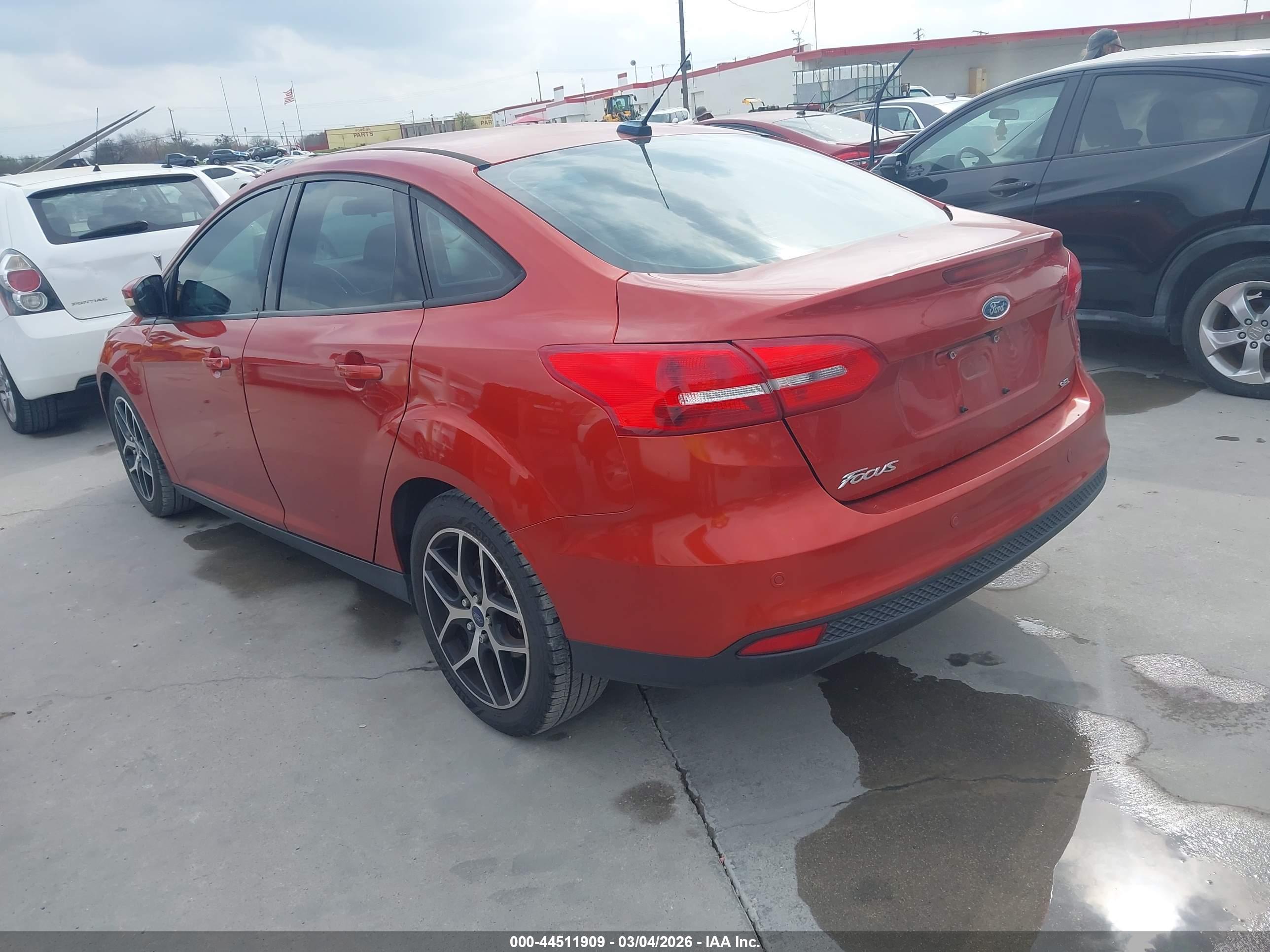 FORD FOCUS image 3