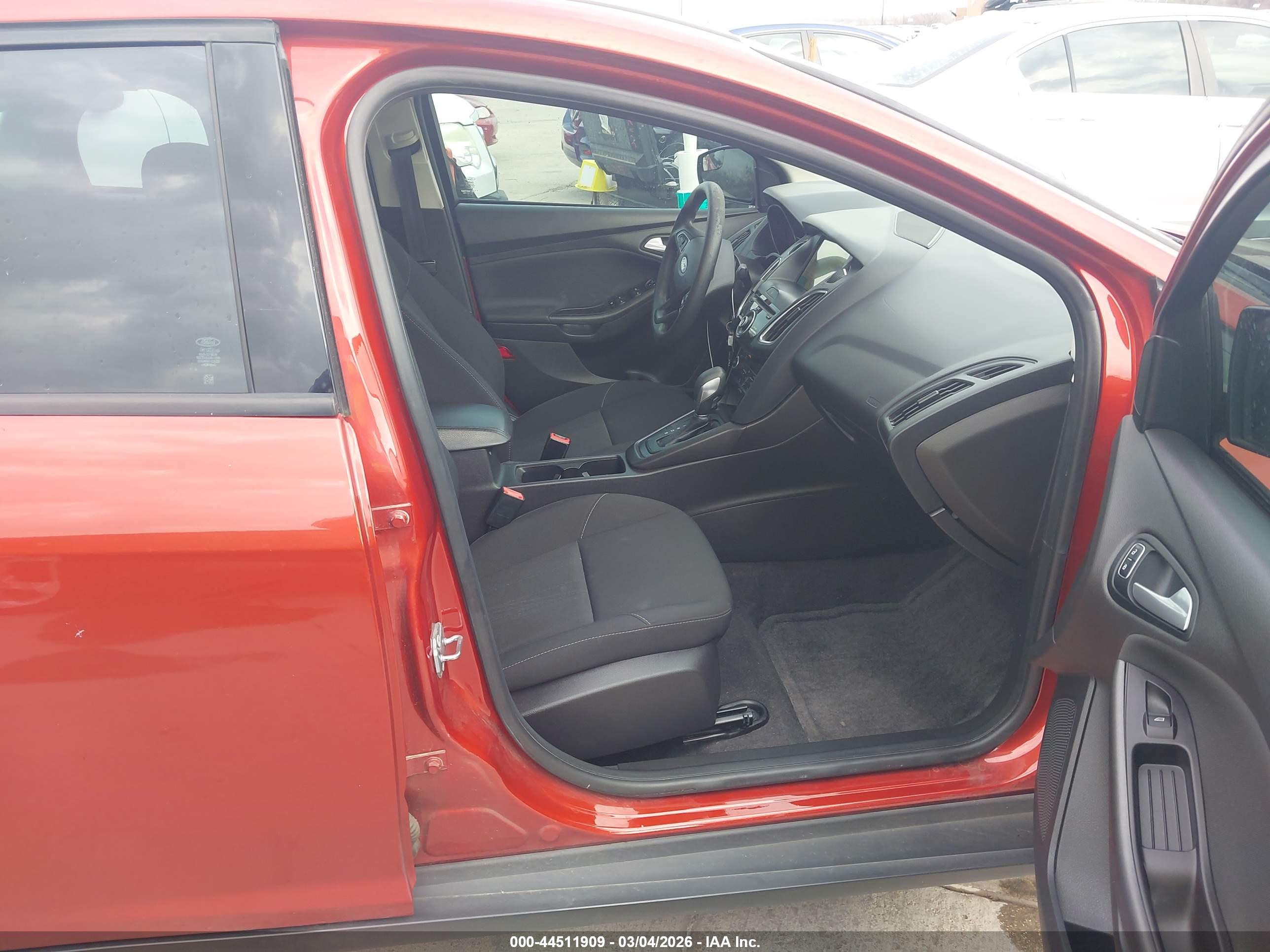 FORD FOCUS image 5