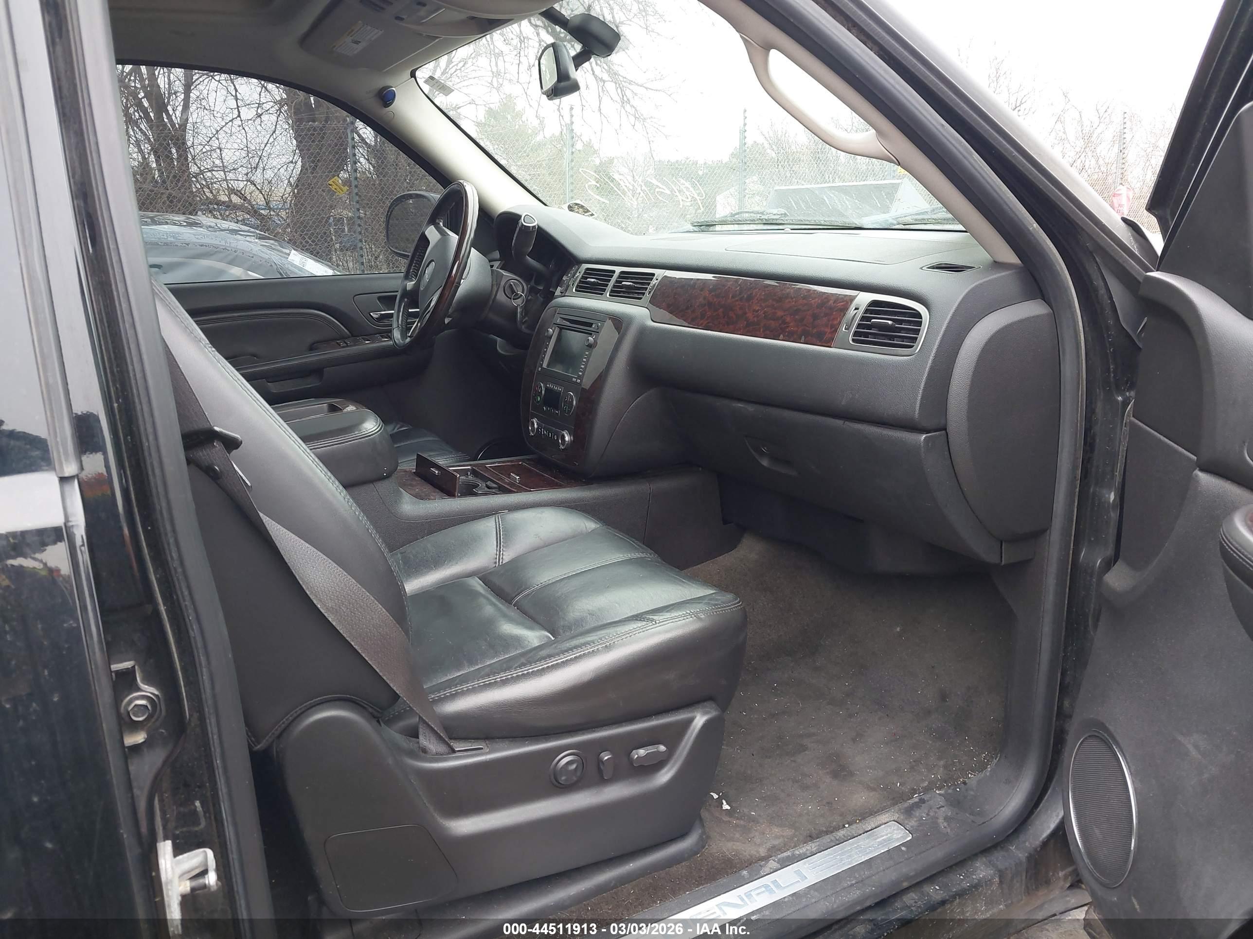 GMC YUKON image 5