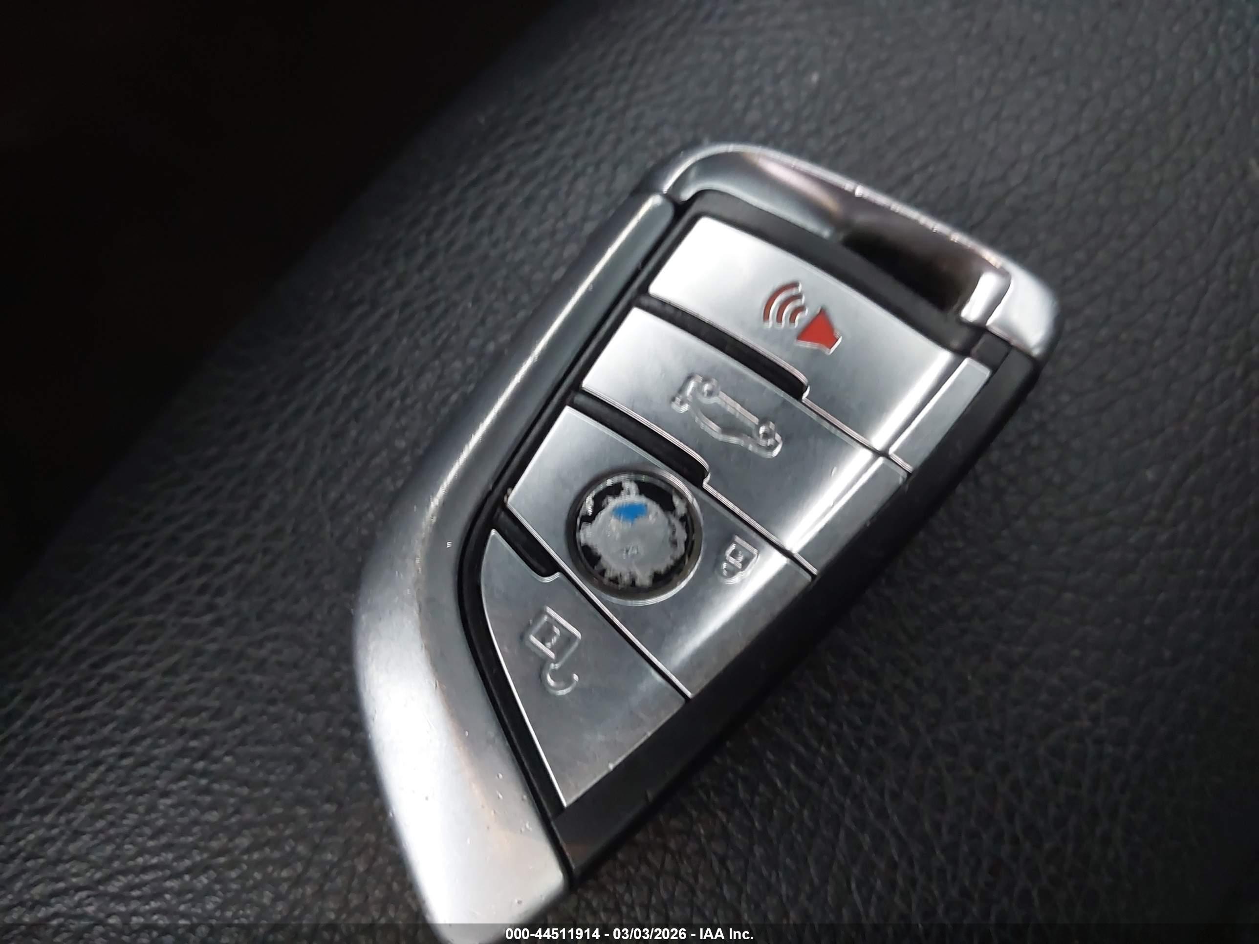 BMW M550I image 11