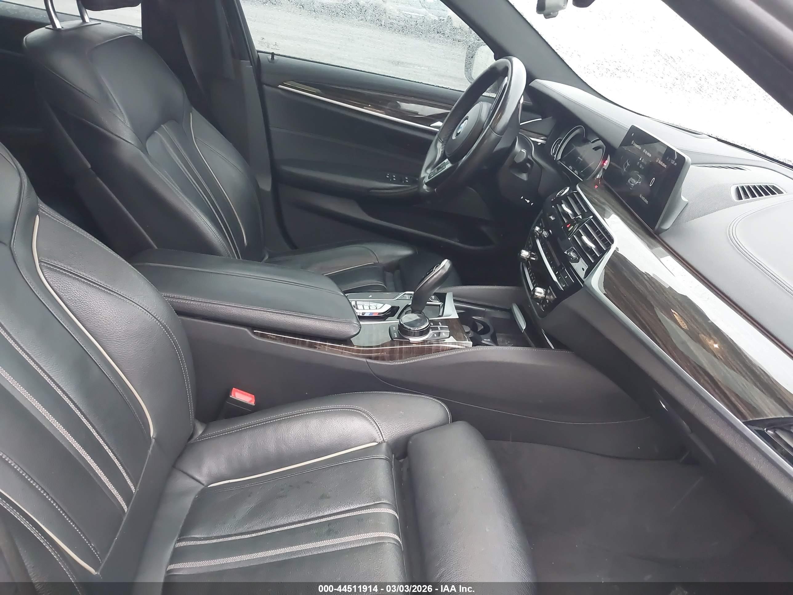 BMW M550I image 5
