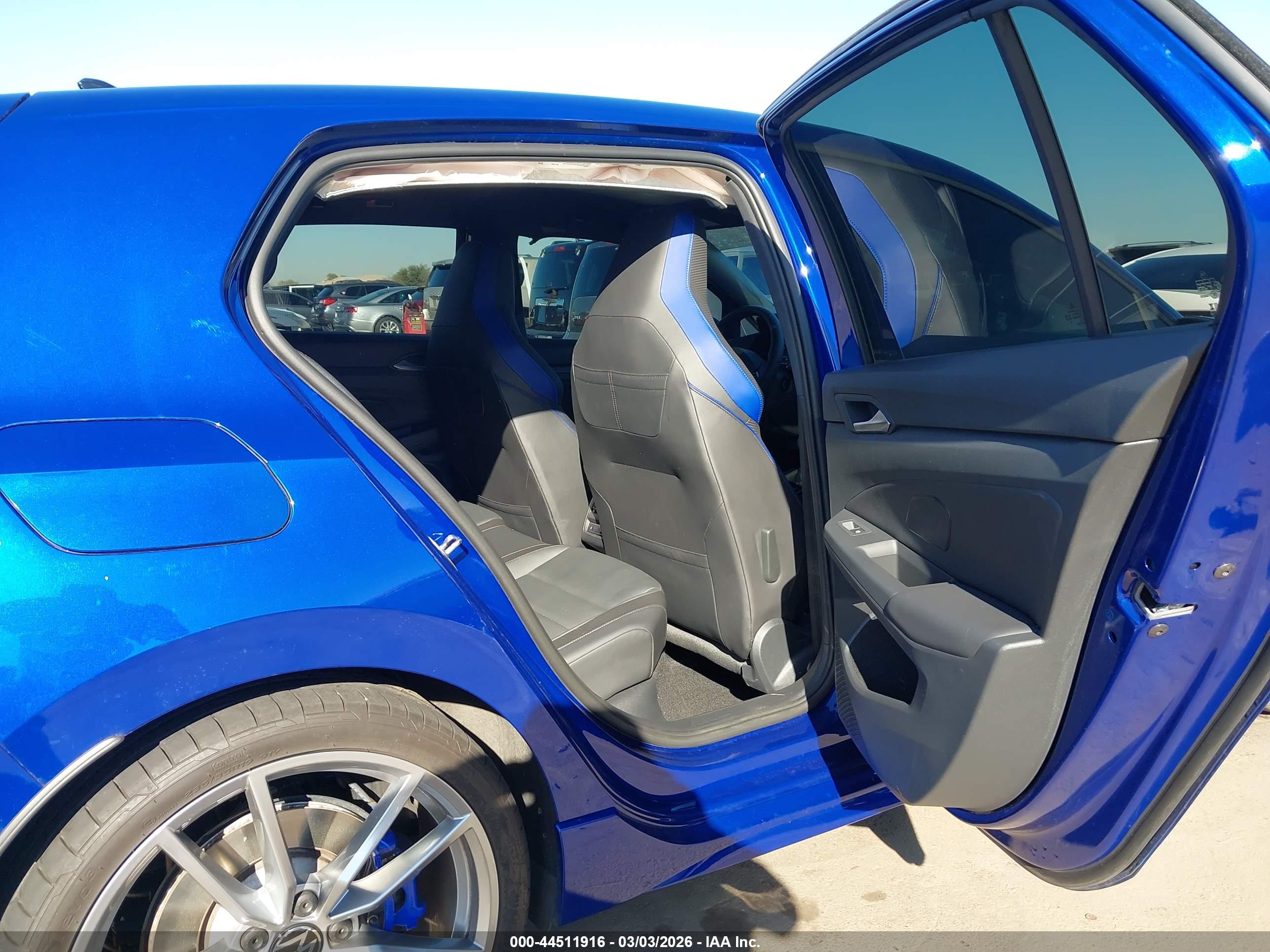 VOLKSWAGEN GOLF image 8