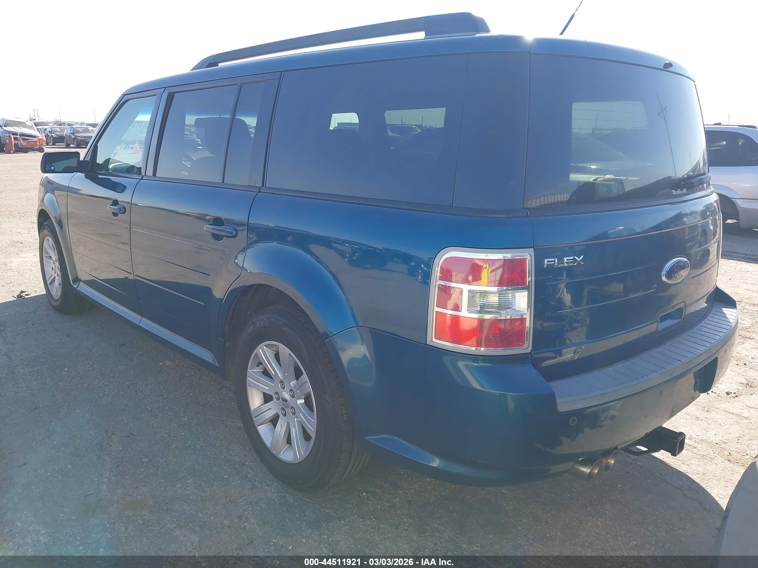FORD FLEX image 3