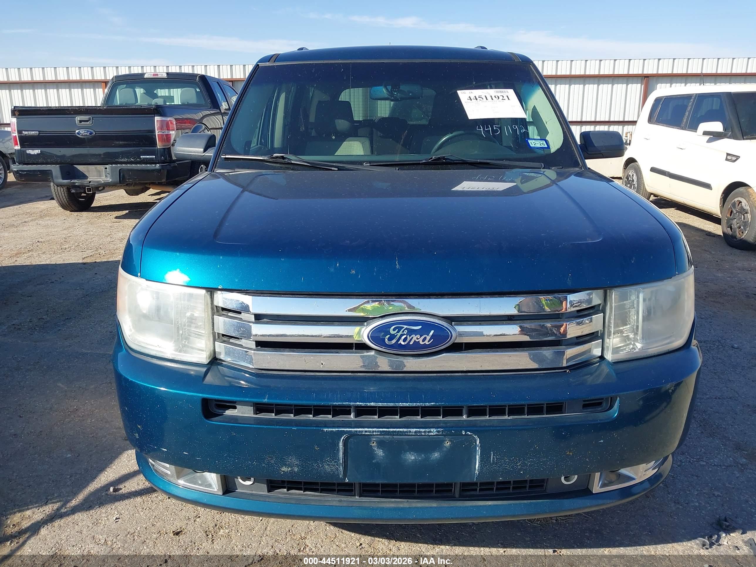FORD FLEX image 6