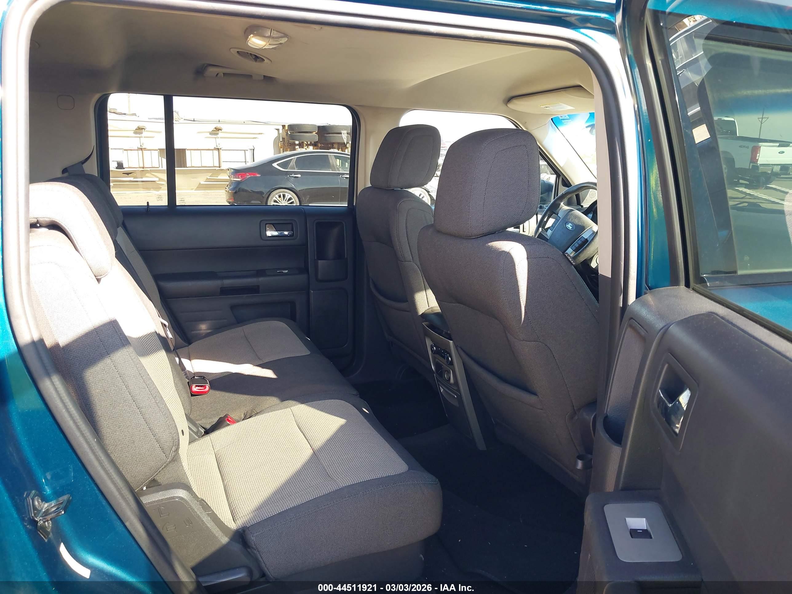 FORD FLEX image 8