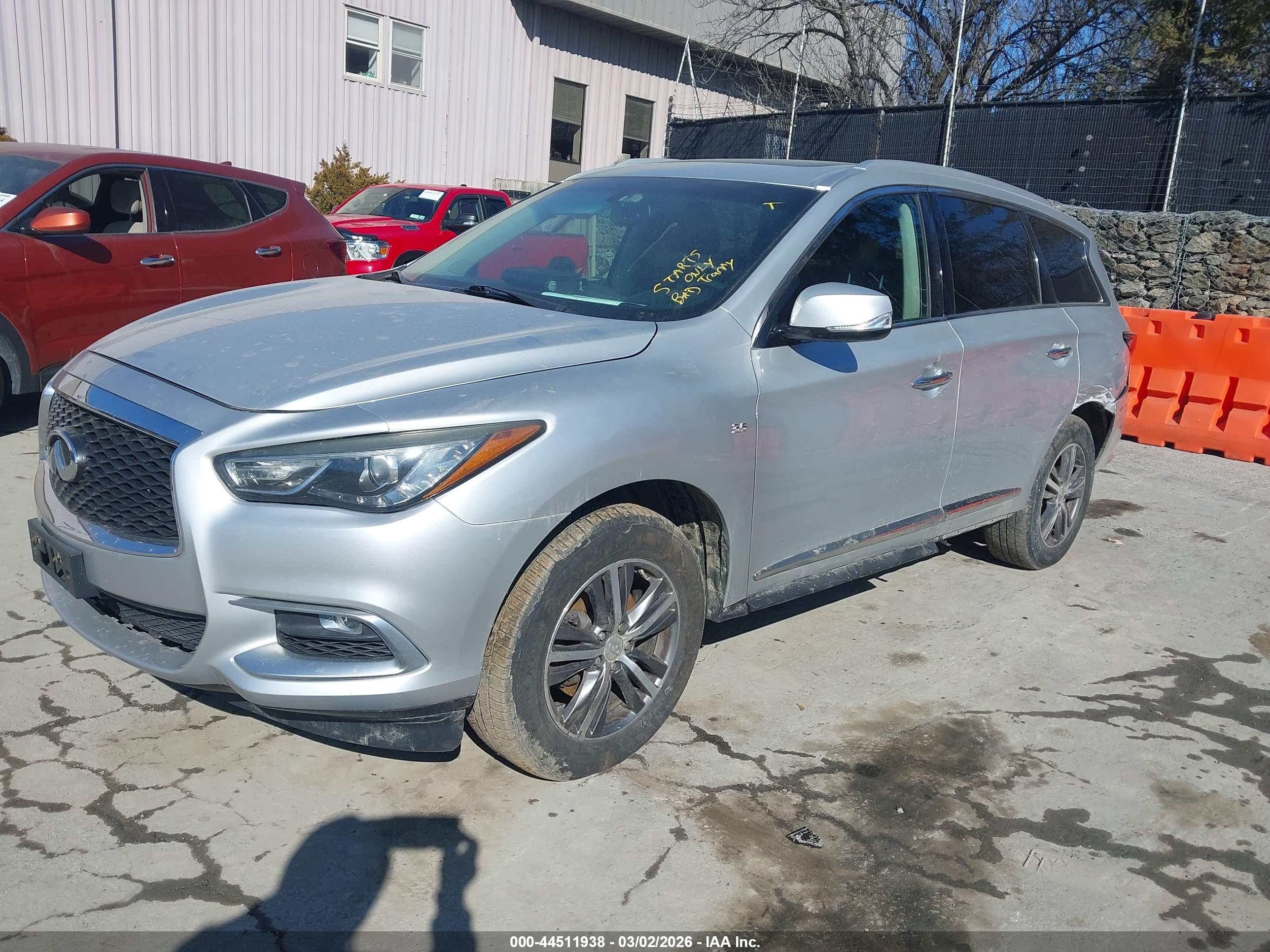 INFINITI QX60 image 2