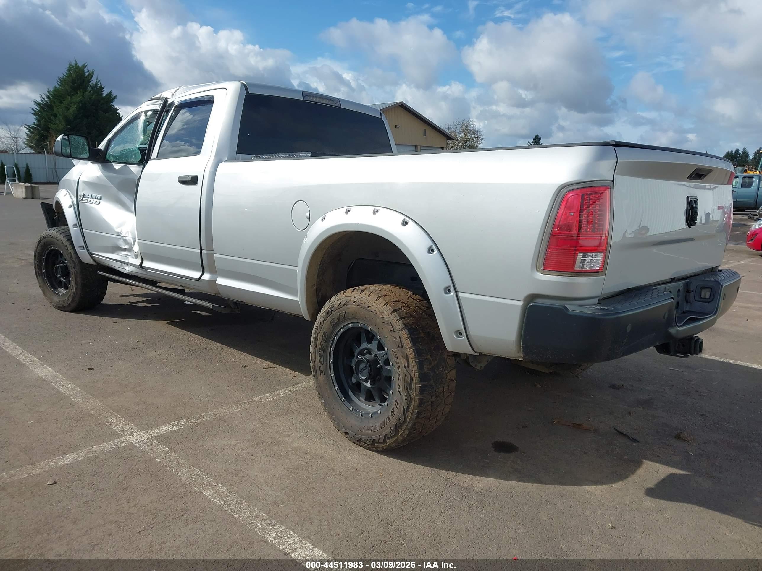 RAM 2500 image 3