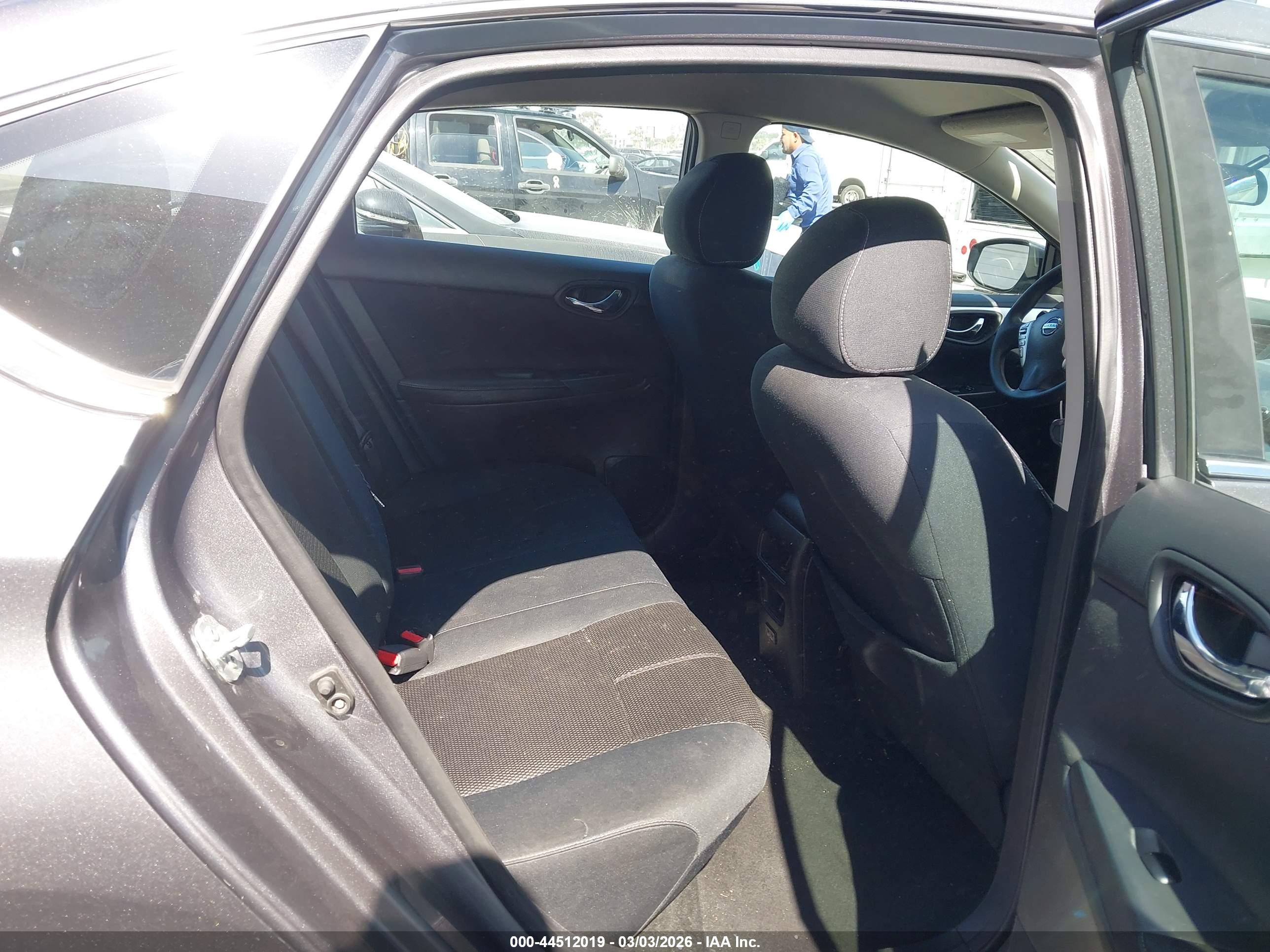 NISSAN SENTRA image 8