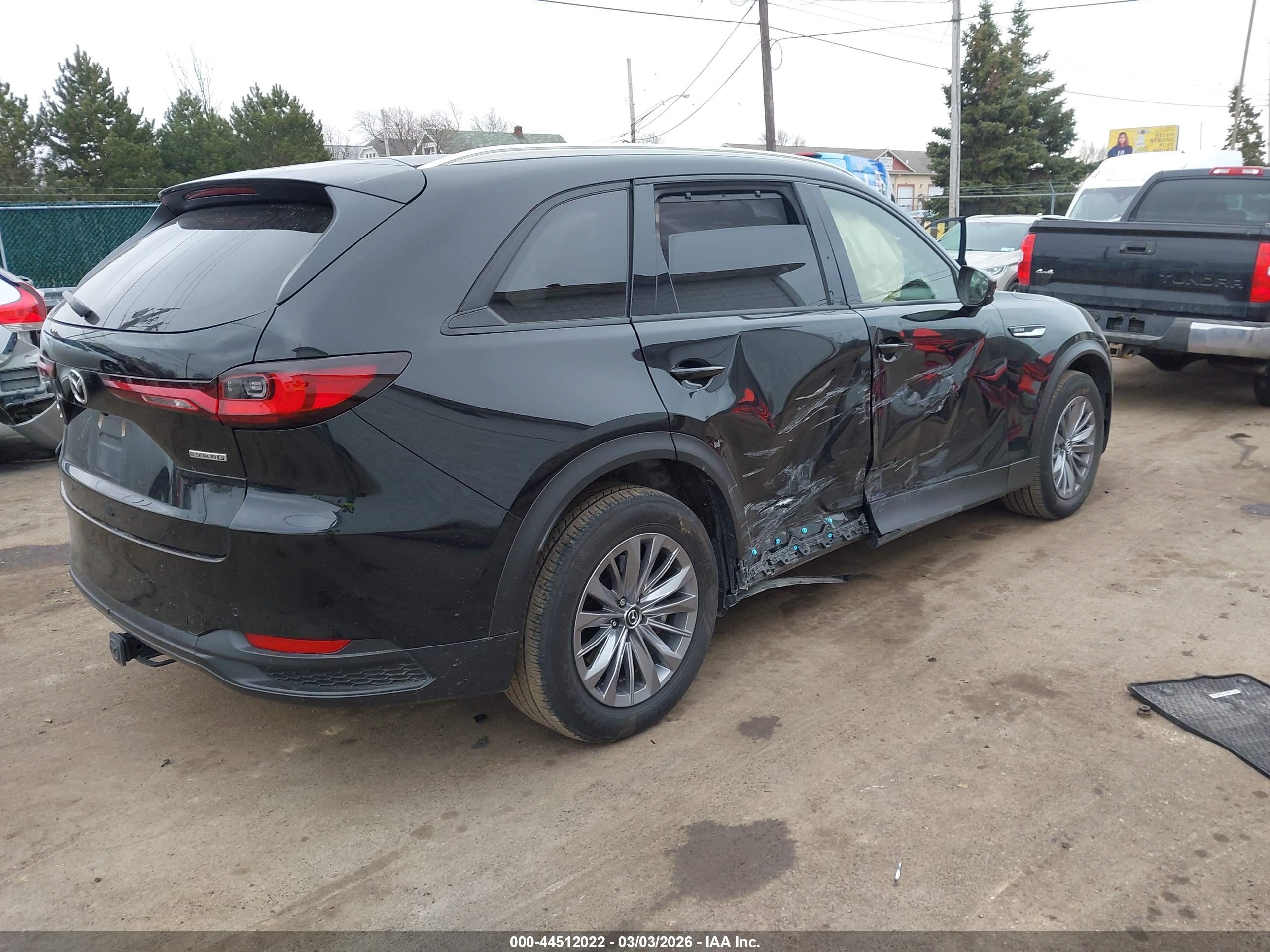 MAZDA CX-90 image 4