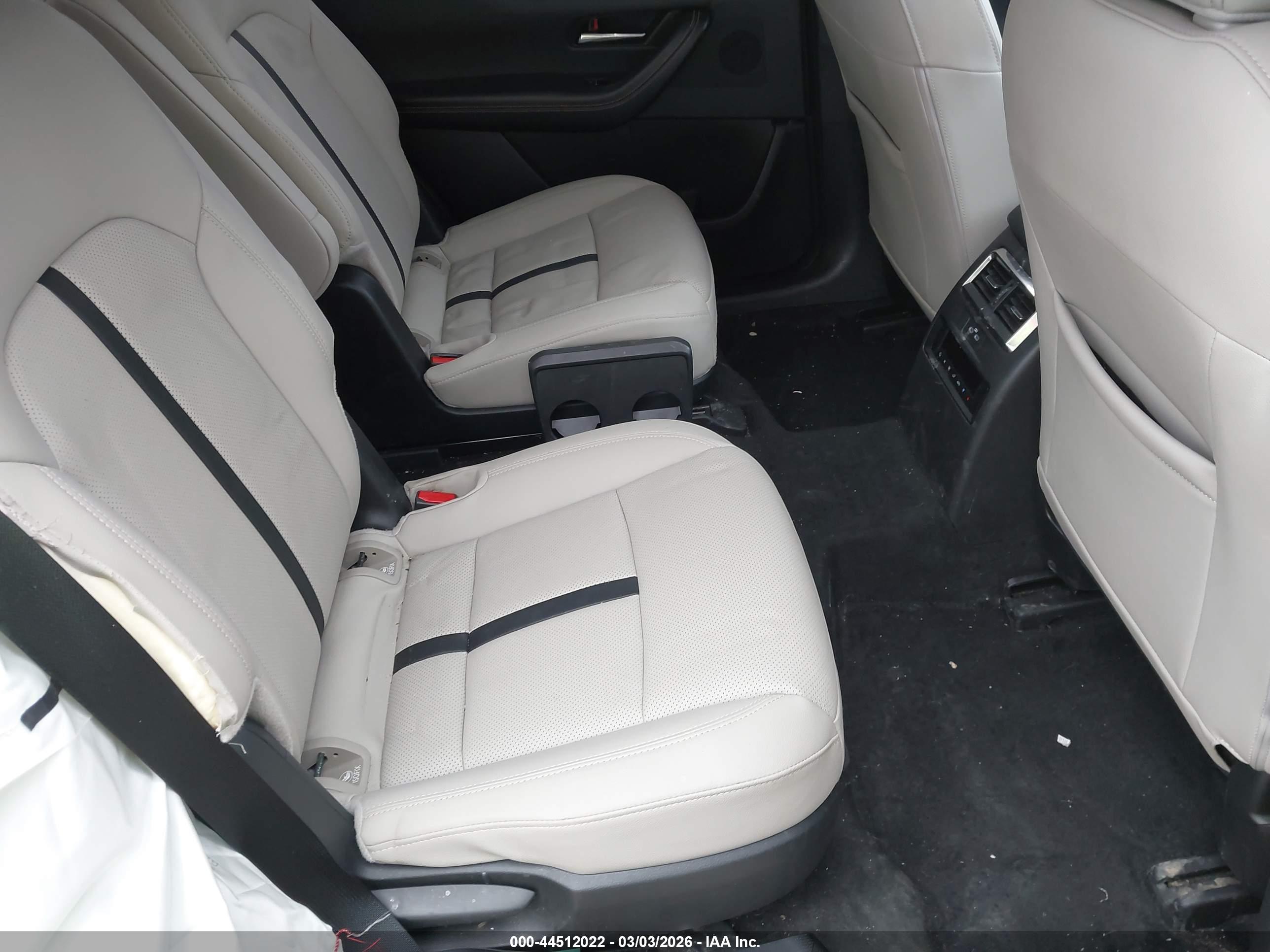 MAZDA CX-90 image 8