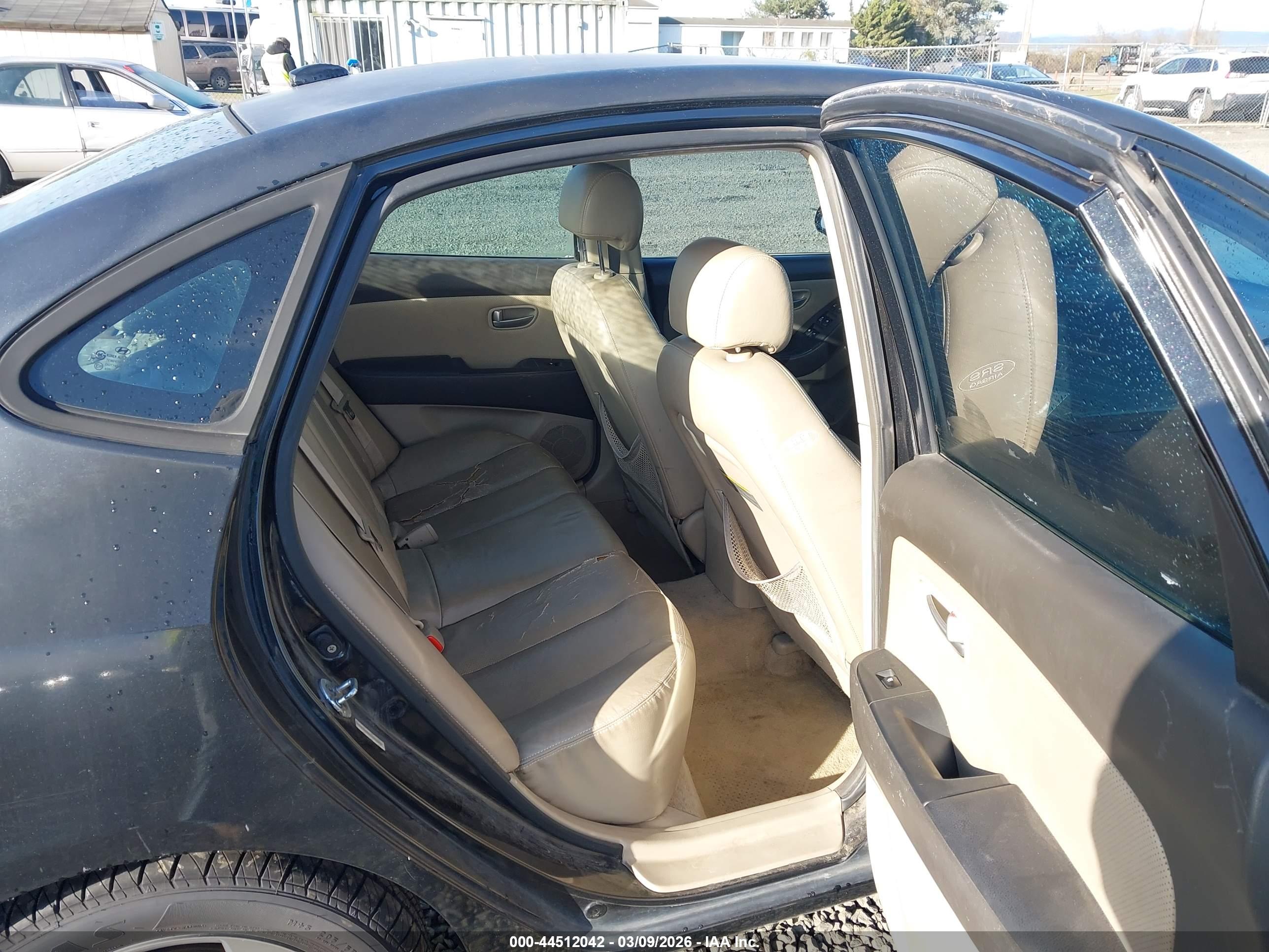 HYUNDAI ELANTRA image 8