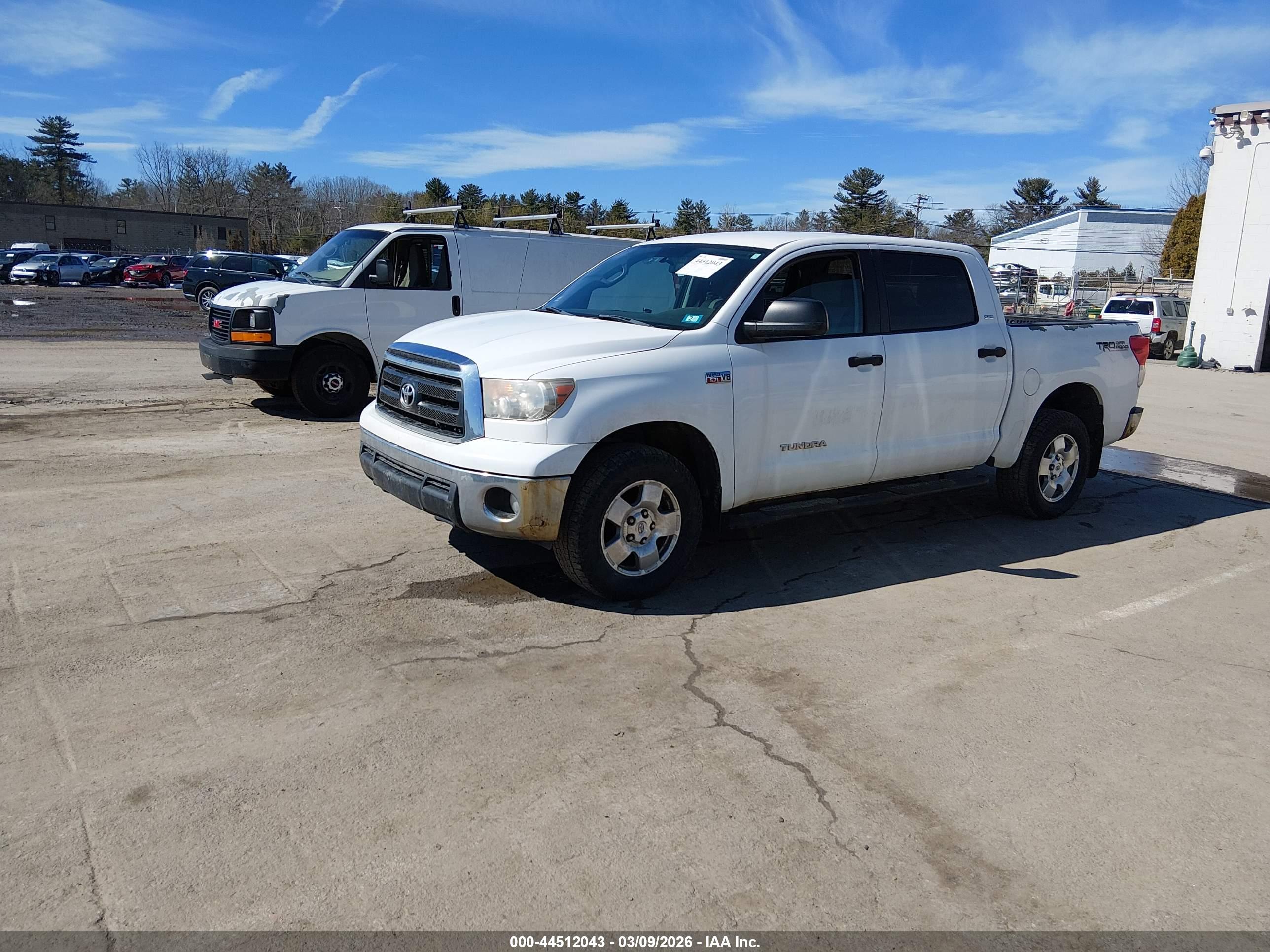TOYOTA TUNDRA image 2