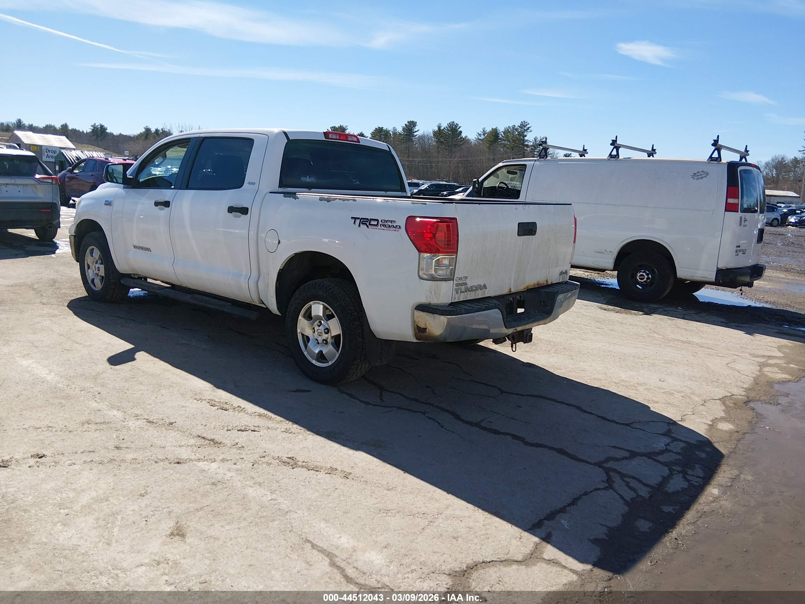 TOYOTA TUNDRA image 3