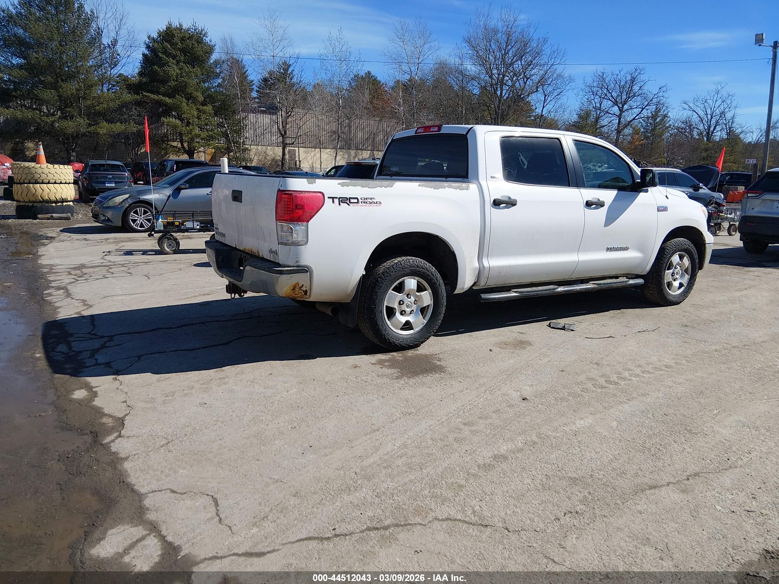 TOYOTA TUNDRA image 4